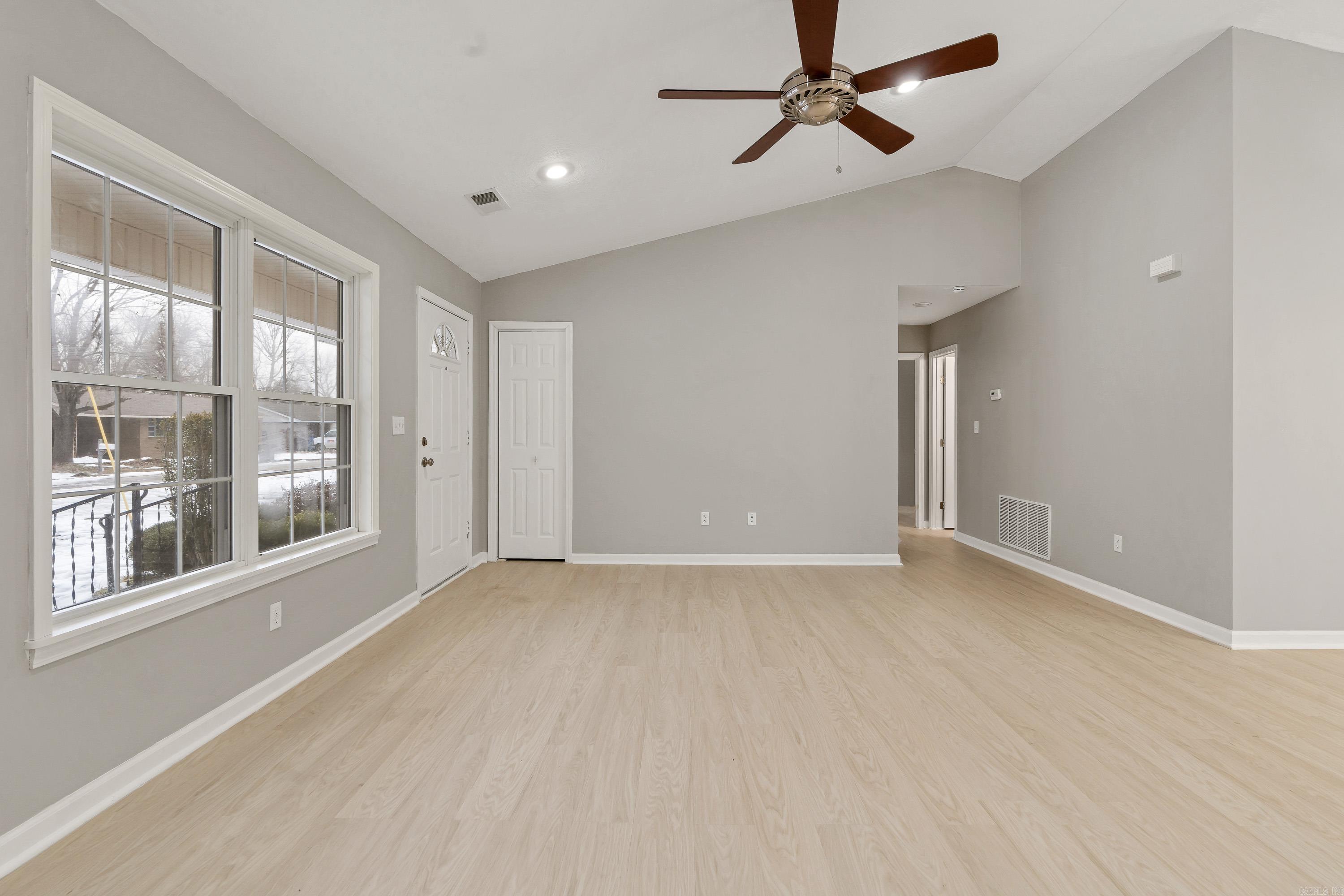 CASTLEBERRY - Residential