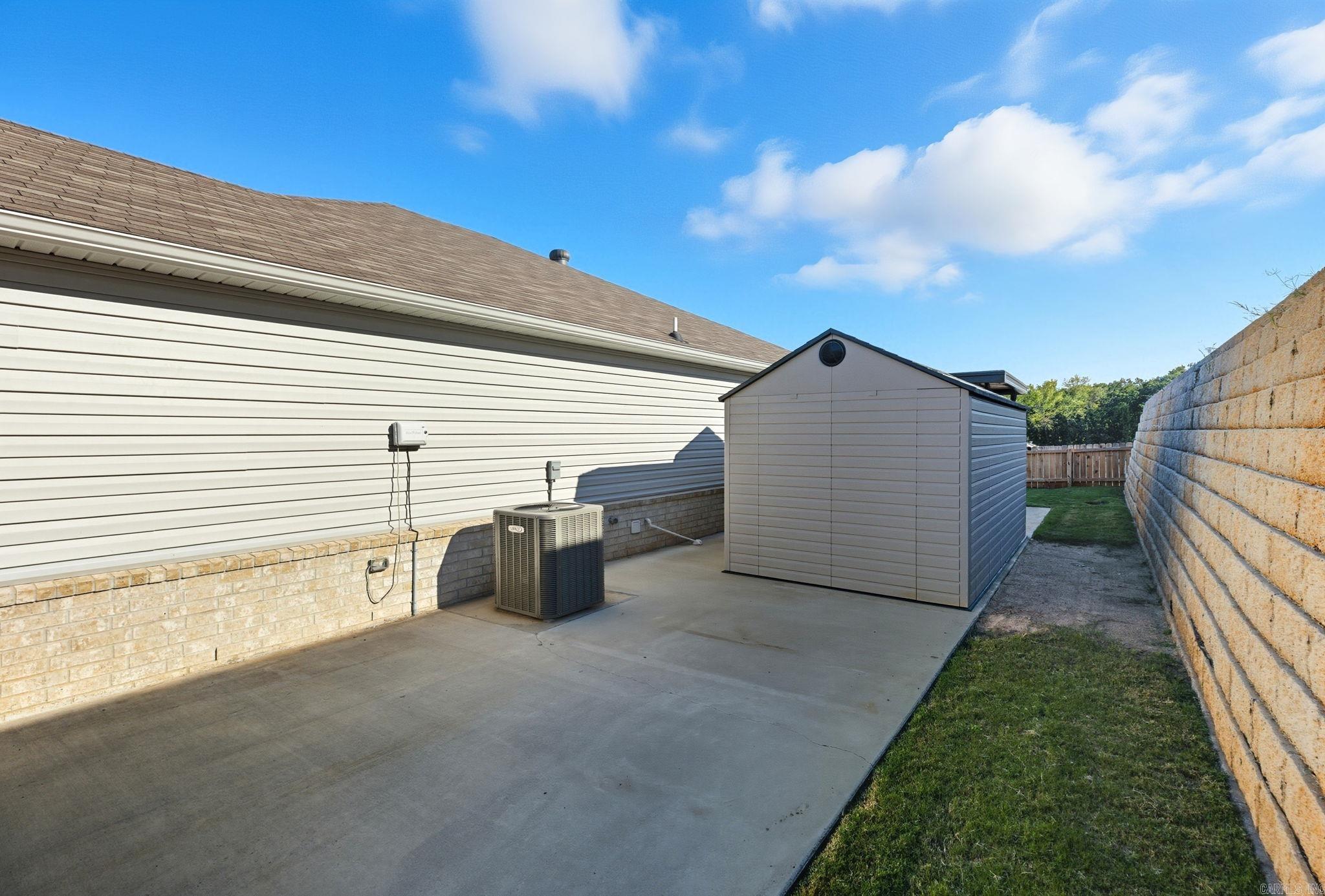 OAKLAND GROVE ESTATES - Residential