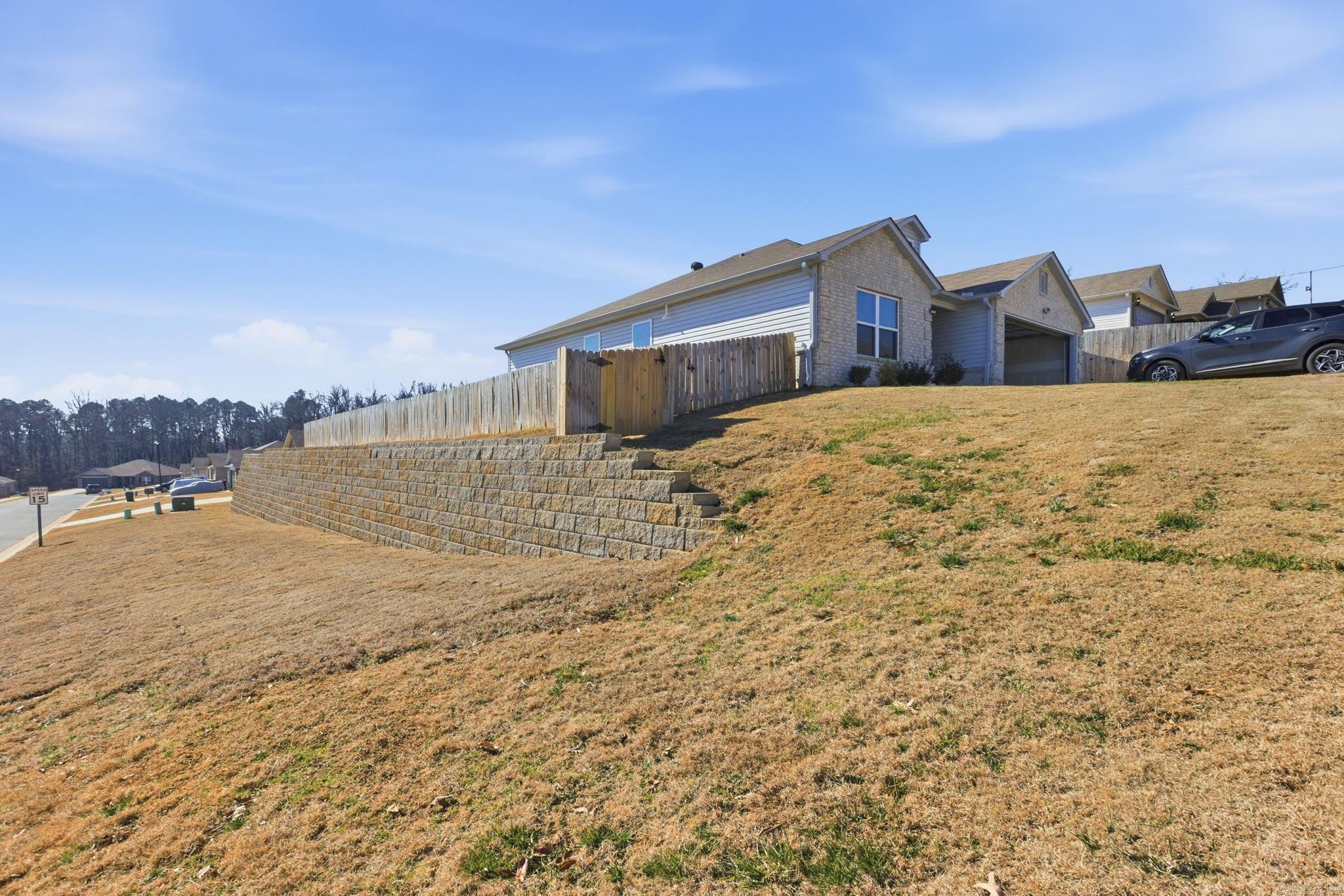 OAKLAND GROVE ESTATES - Residential