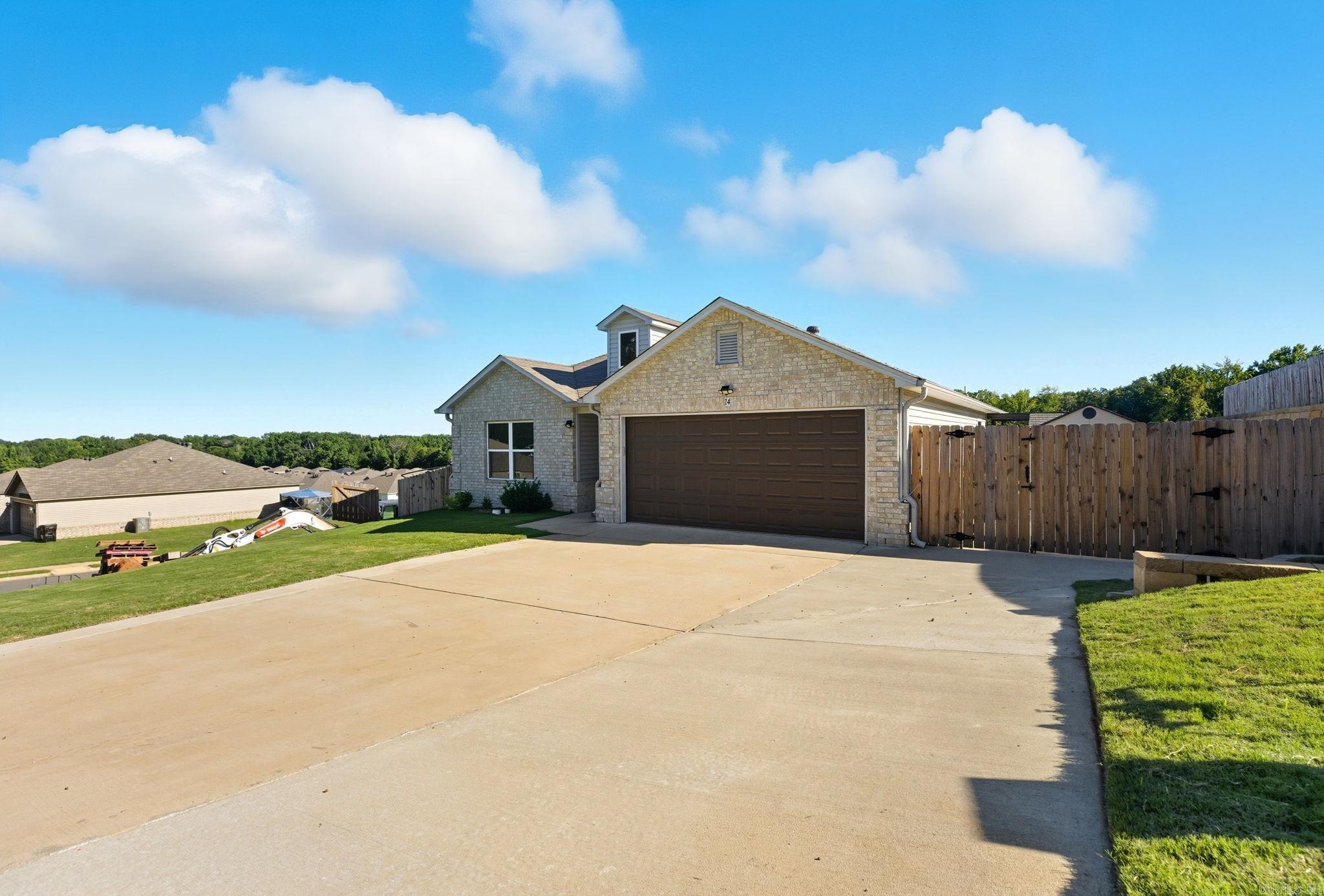 OAKLAND GROVE ESTATES - Residential