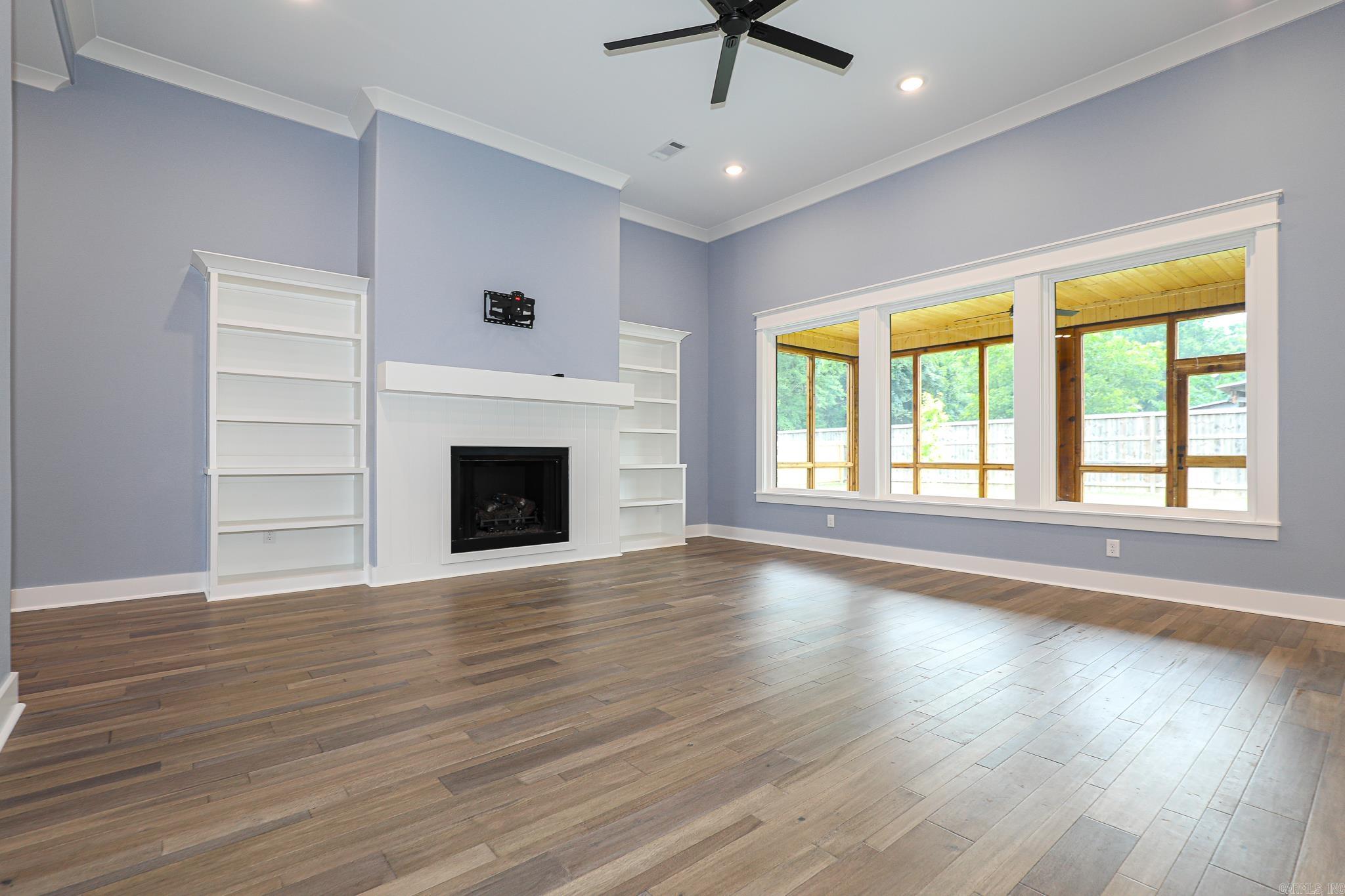 OLDE SALEM TOWNSHIP - Residential