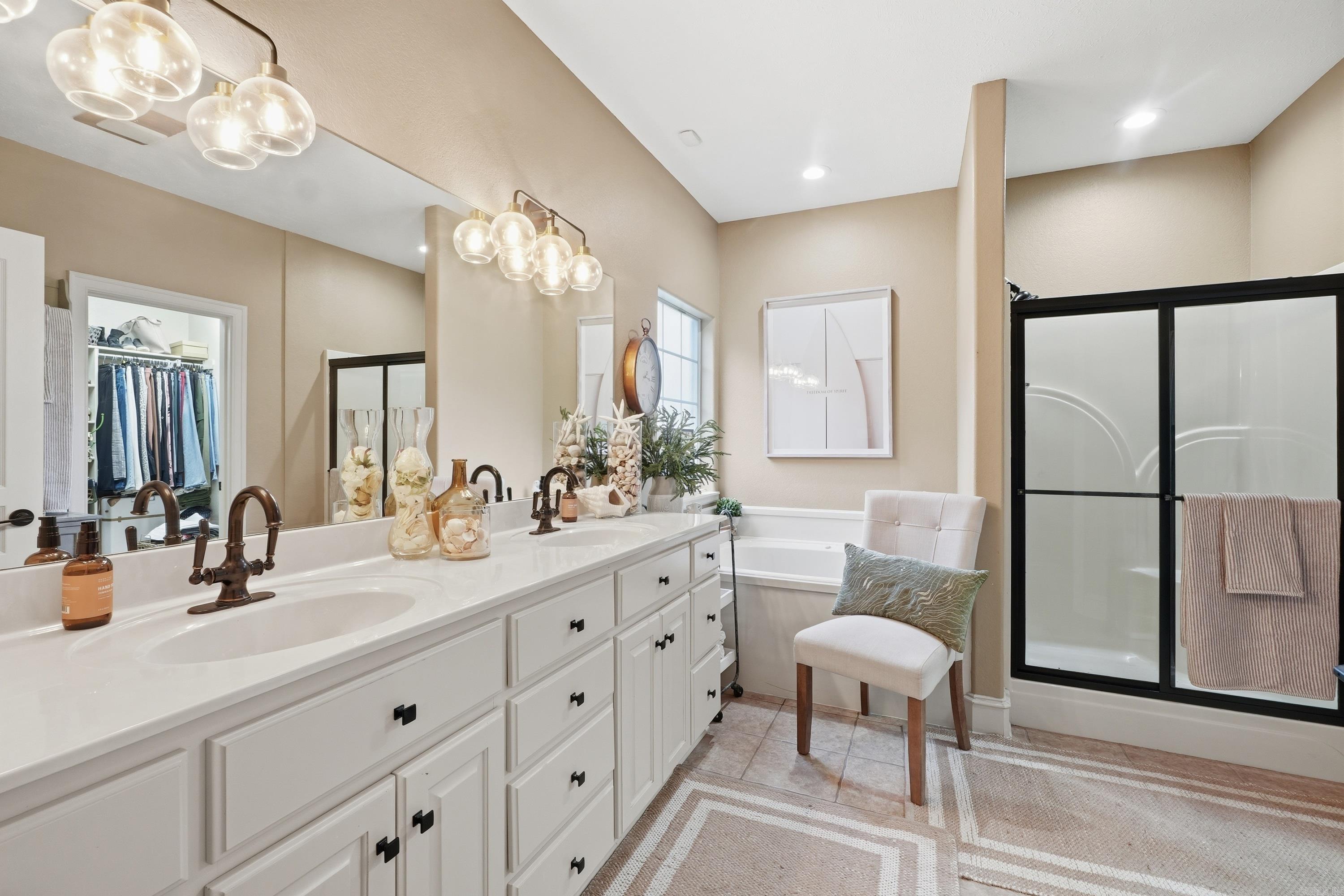 CLUB CREEK - Residential