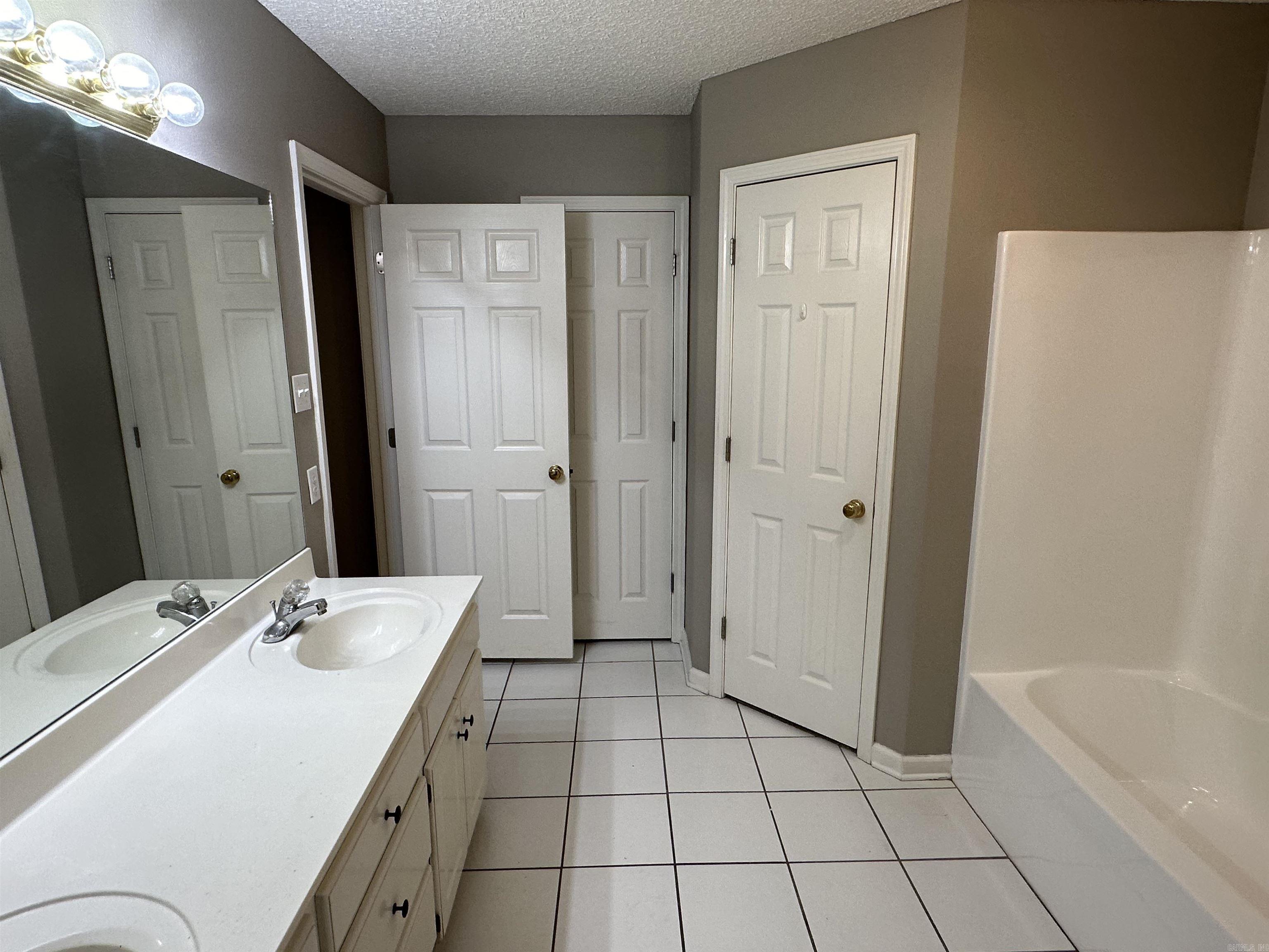 Hunters Run - Residential Lease