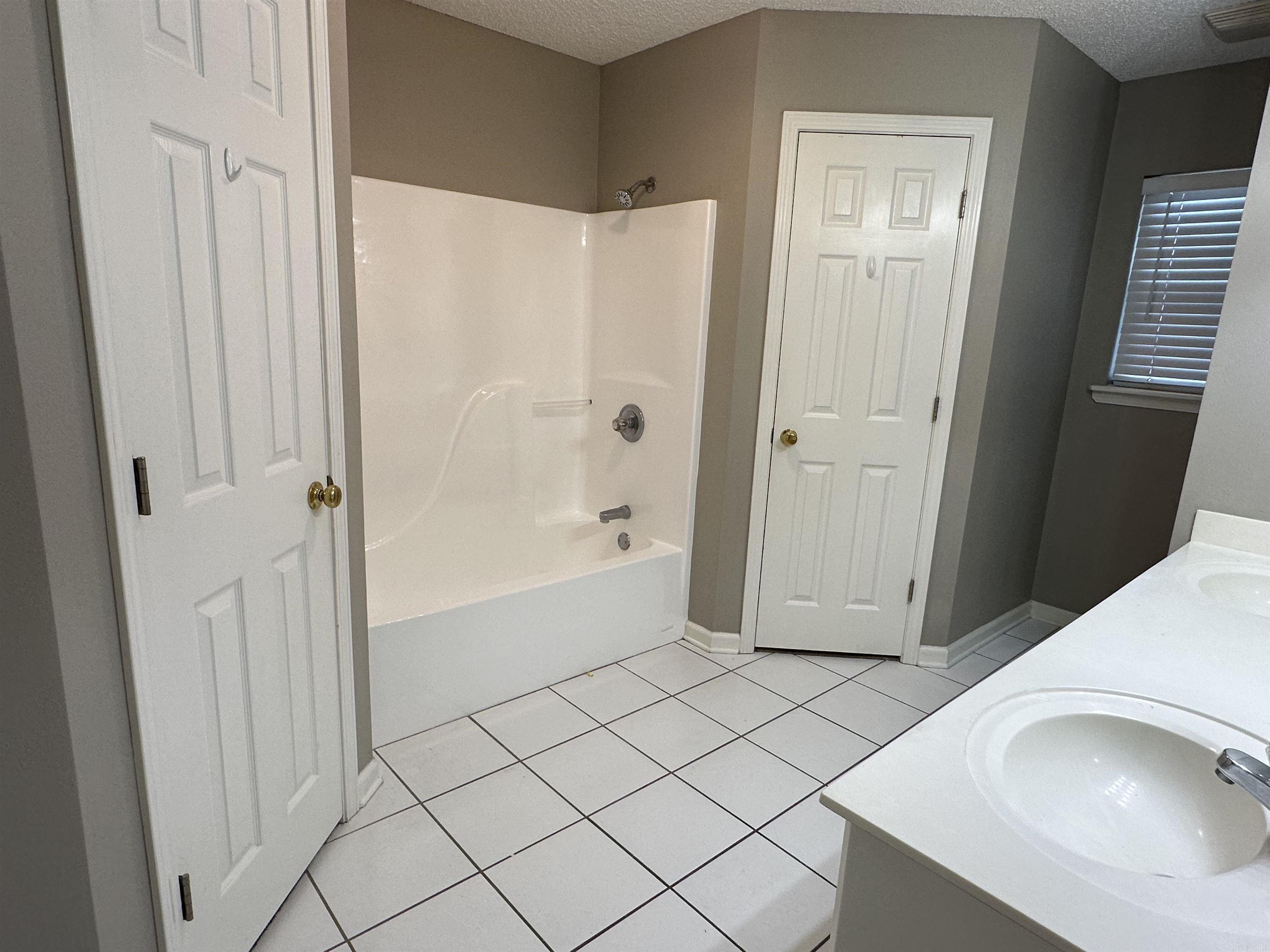 Hunters Run - Residential Lease