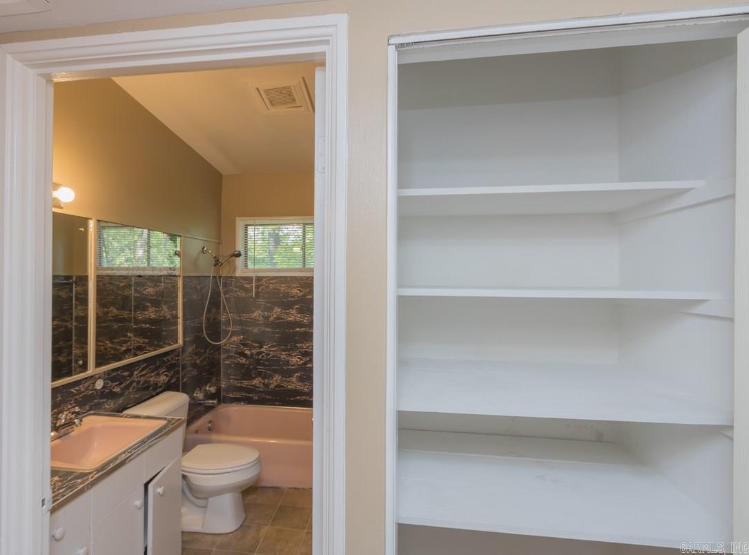 Meadowcliff - Residential Lease