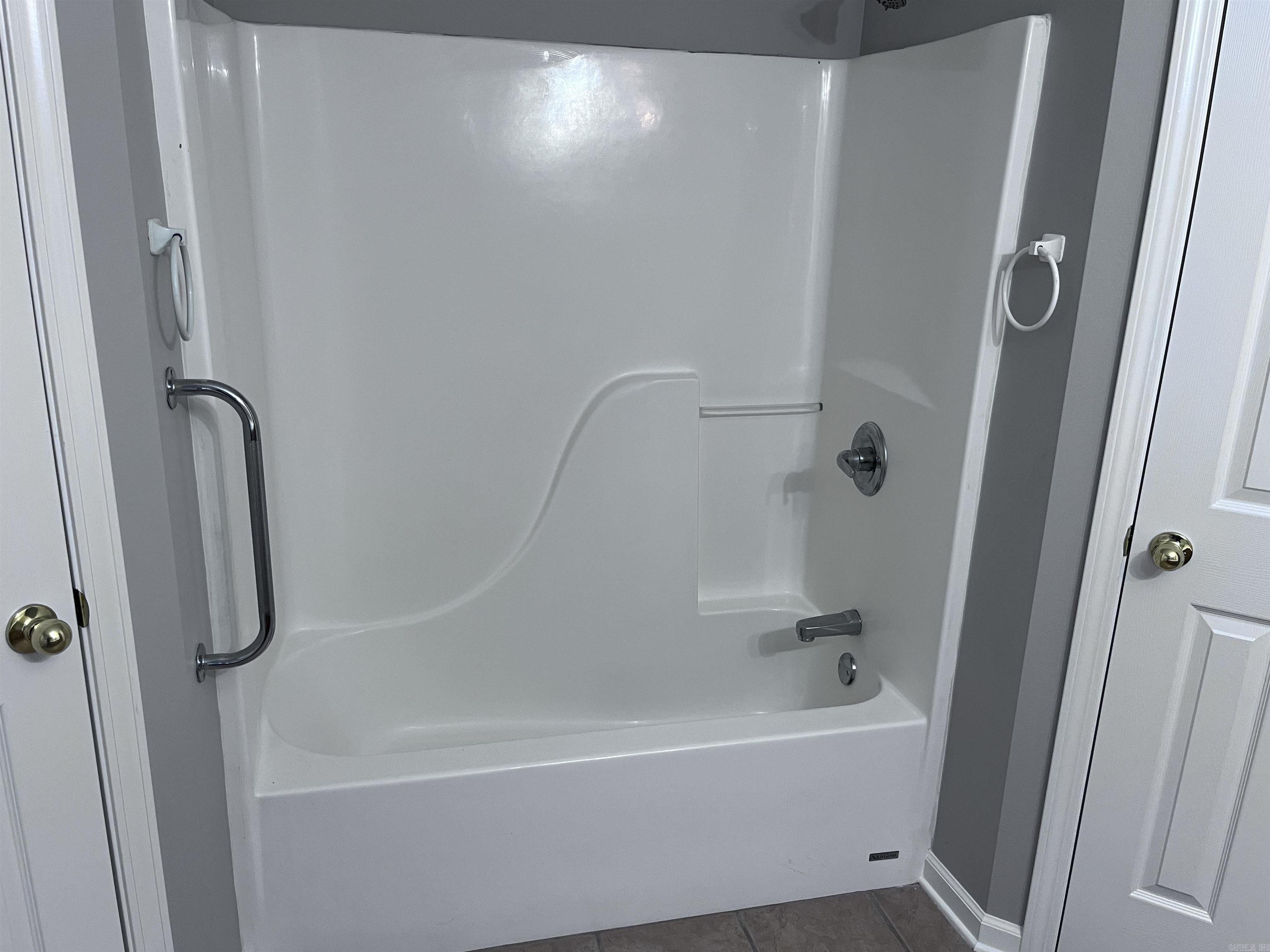 Robinwood - Residential Lease