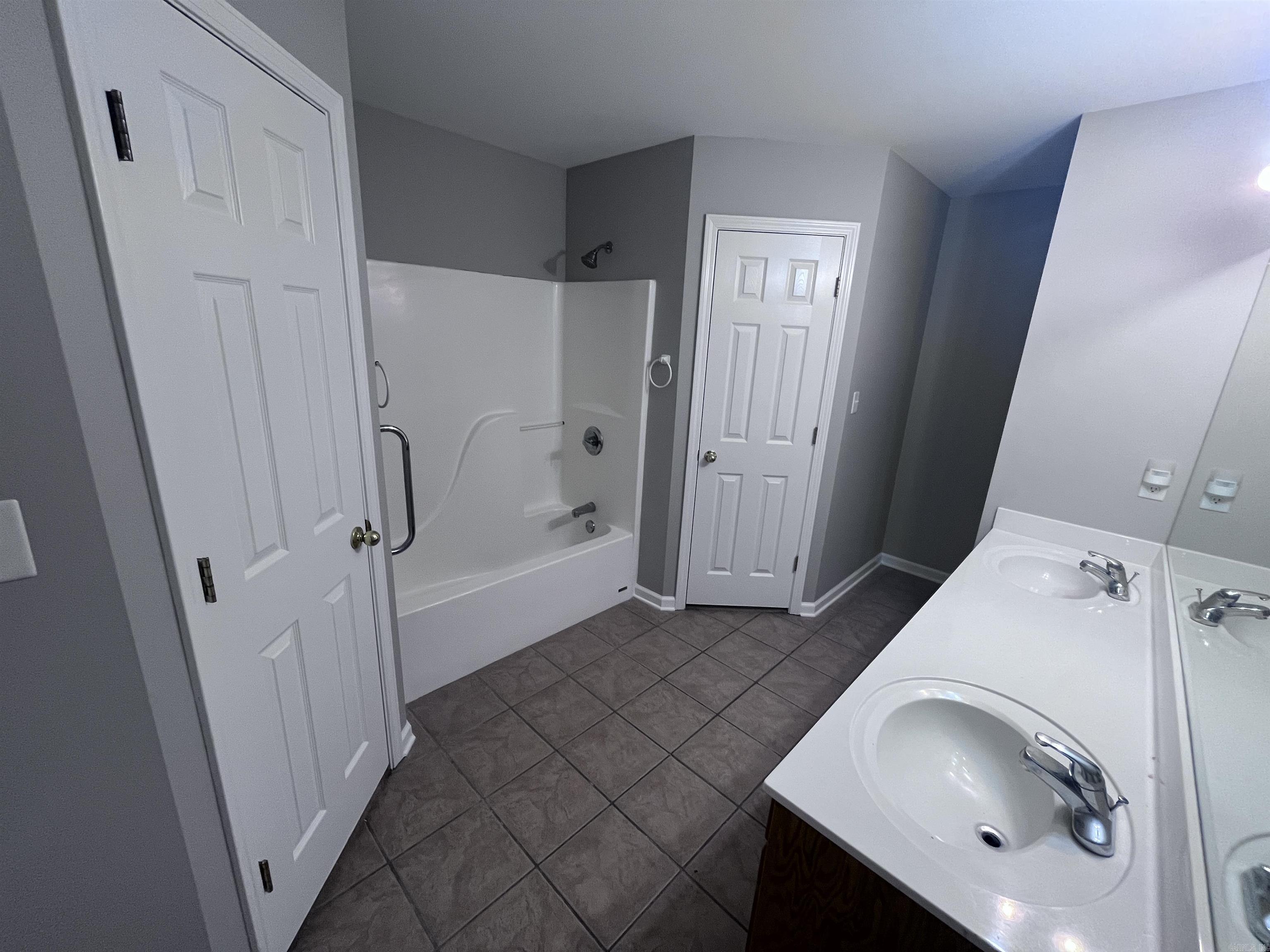 Robinwood - Residential Lease