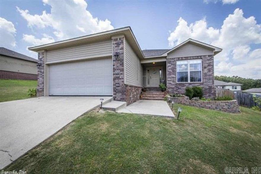 Beautiful 3 bedroom 2 bath home in Austin. Split floor plan, fully fenced back yard with nice deck.