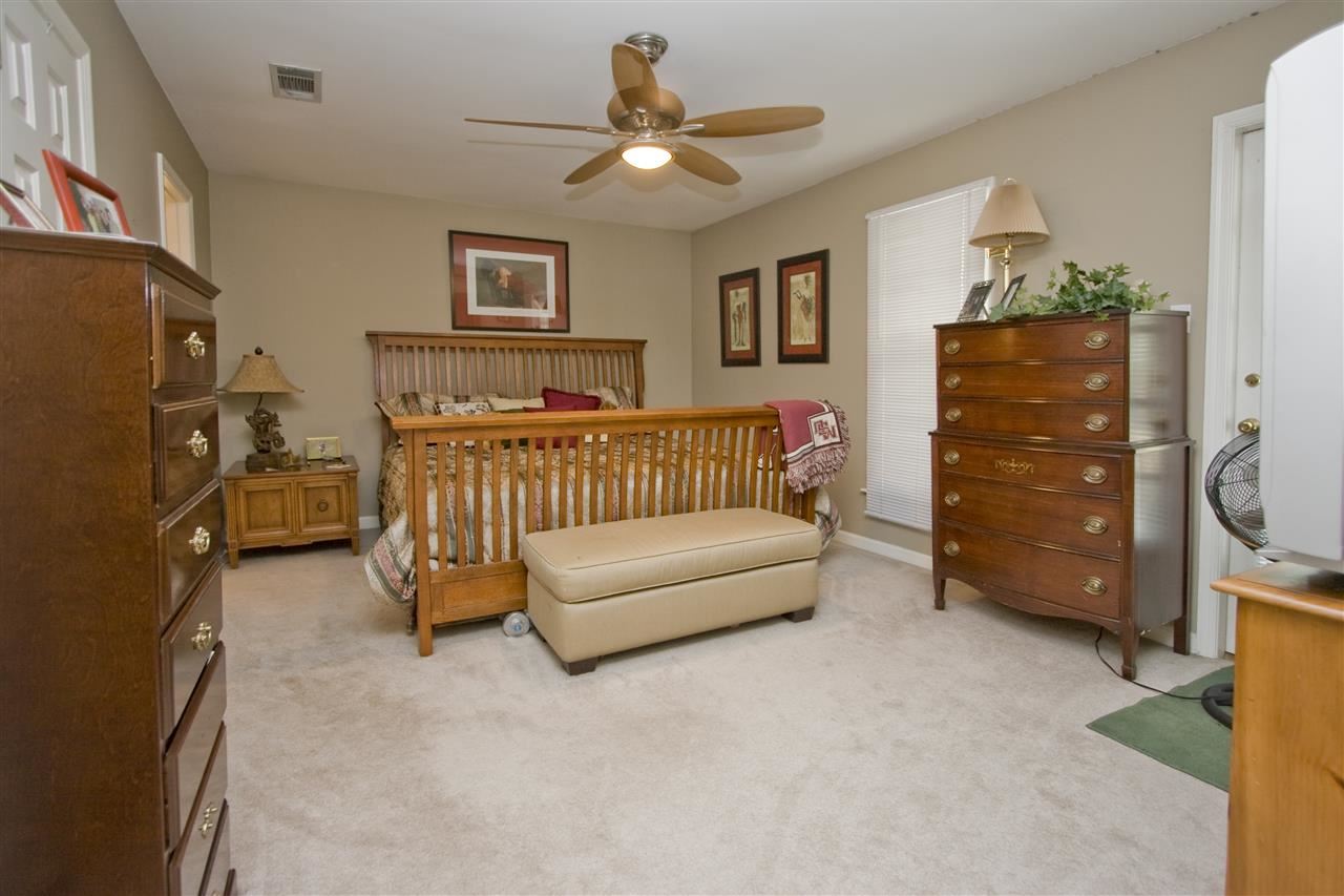 KINGSBRIDGE TWNHSE - Residential