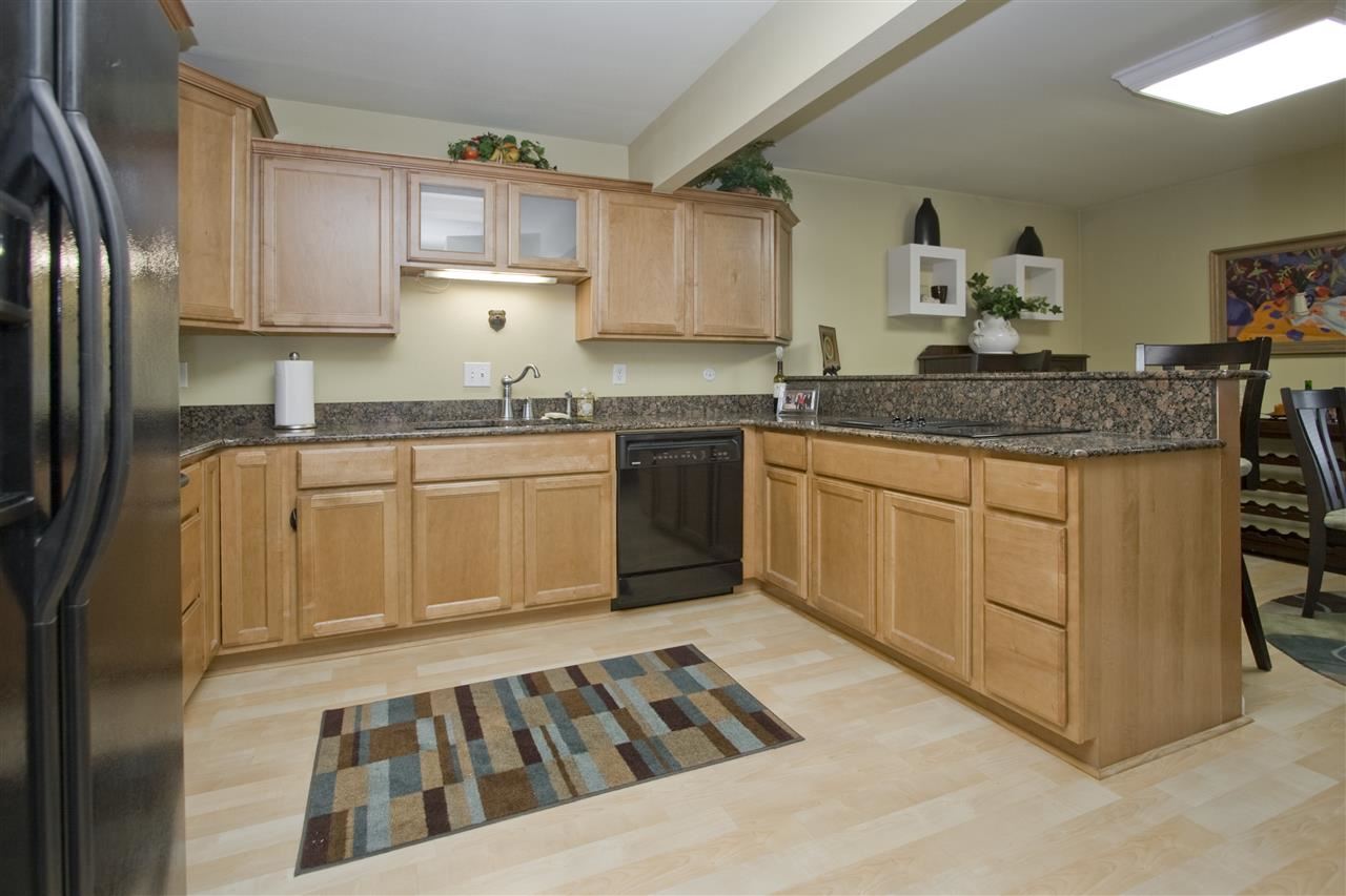 KINGSBRIDGE TWNHSE - Residential