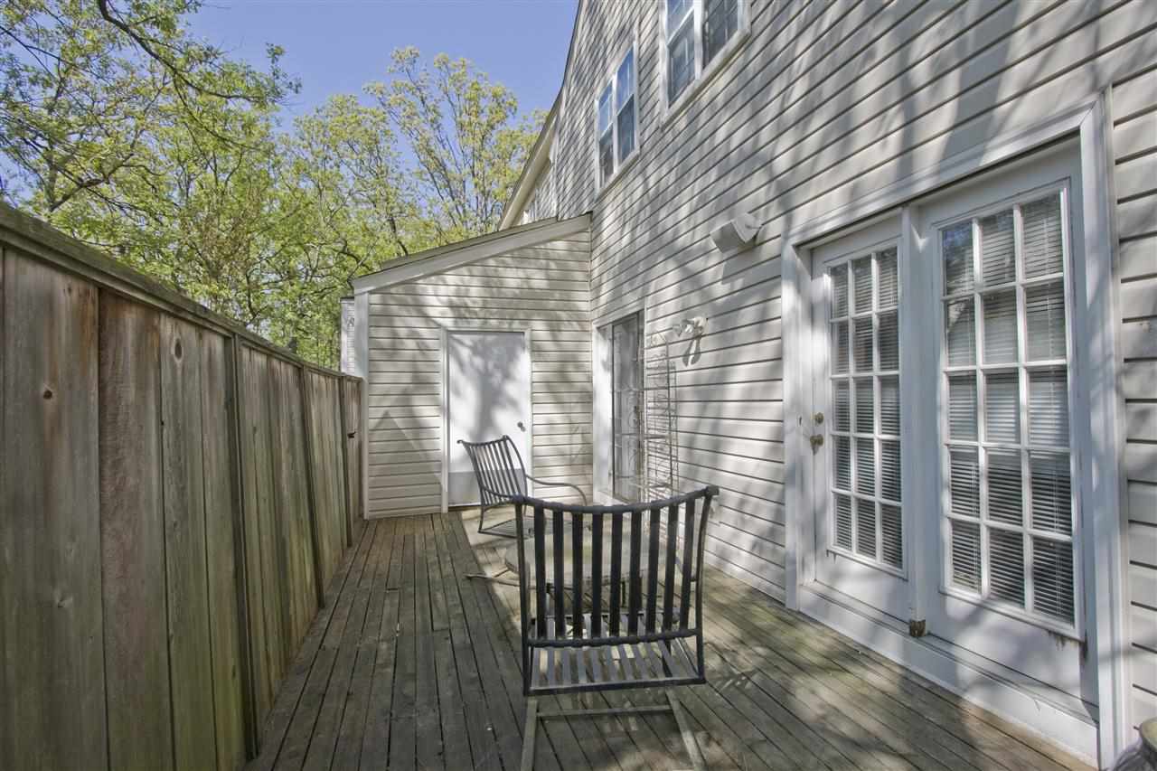 KINGSBRIDGE TWNHSE - Residential