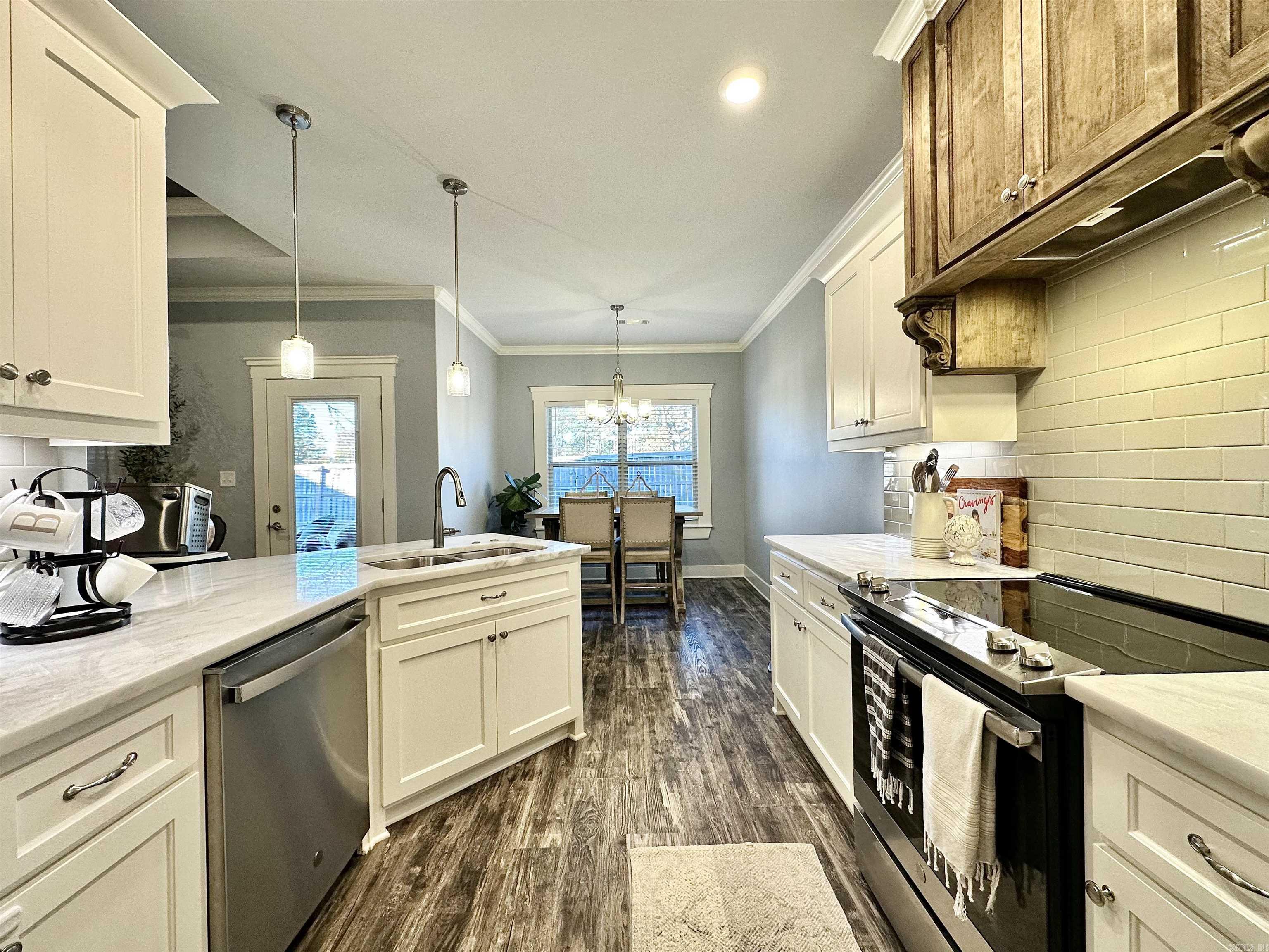 LEGACY POINTE - Residential