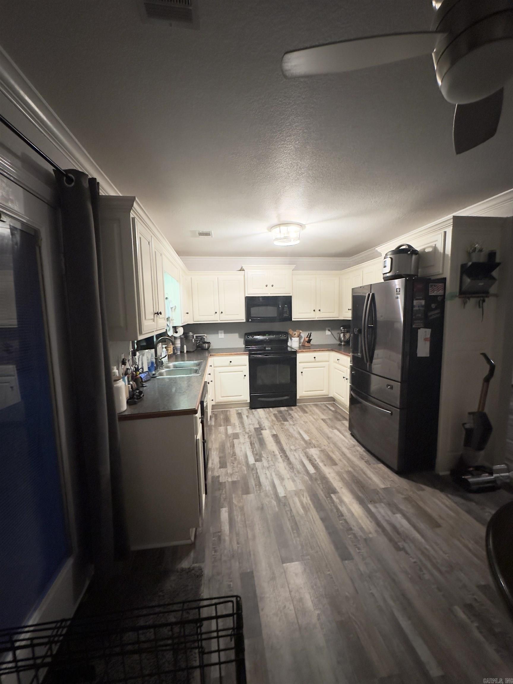 CROSS CREEK - Residential