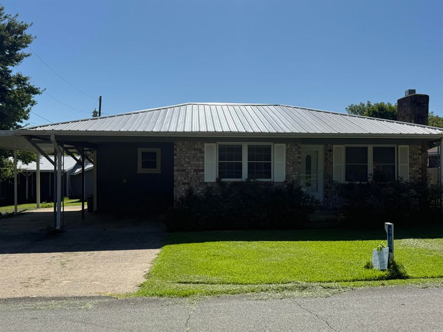 This beautiful brick home has been taken very care of with so much love. The home offers 3 bedrooms and 2 full baths, along with a spacious kitchen/dining room. All three bedrooms have their own closet along with numerous closets in the hallway and bathrooms. Very spacious Pantry with carport access. There is also a lovely sunroom/den/game room. Home sets on almost 1/2 acre within walking distance to Clinton Public Schools, multiple churches, and the Clinton Museum , among other attractions with minutes from this perfect home. Walmart and multiple doctors Offices are within 5 min along with Ozark Health (hospital). Greers Ferry Lake is just a 10-15 Minute Drive for all your water front pleasures.