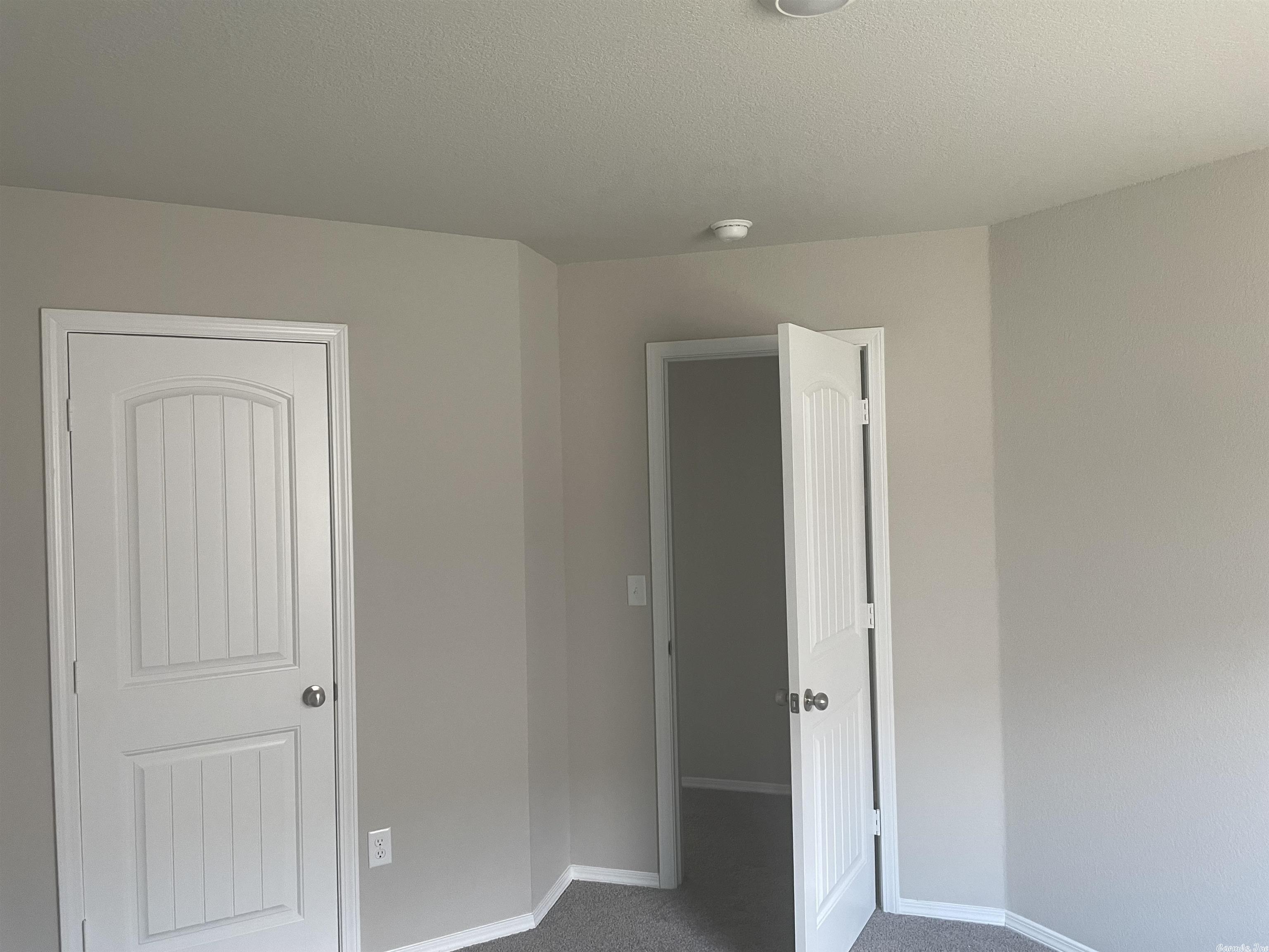 WHITE OAK CROSSING - Residential