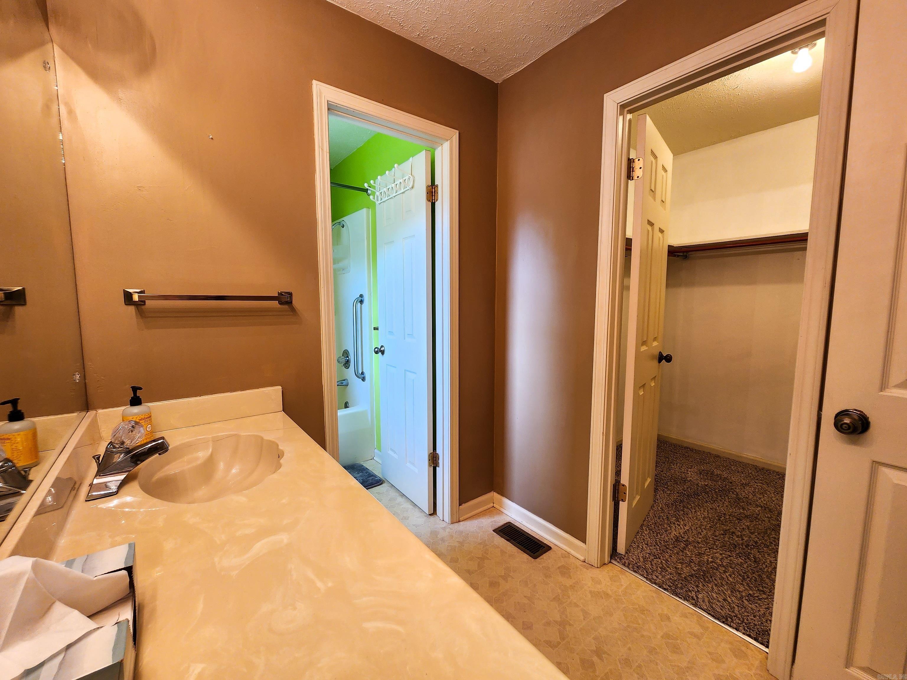 WESTERN HILLS ADD - Residential