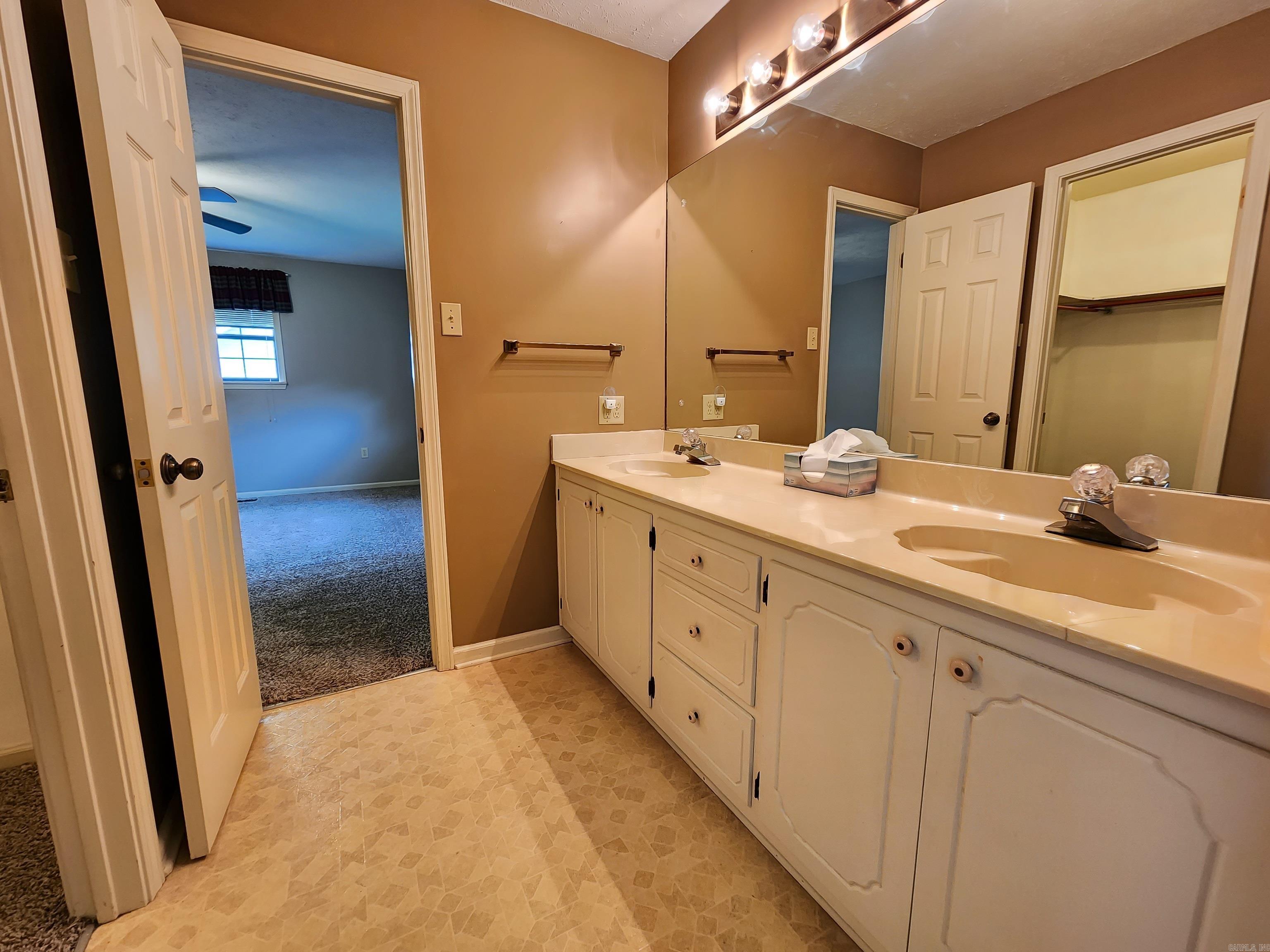 WESTERN HILLS ADD - Residential