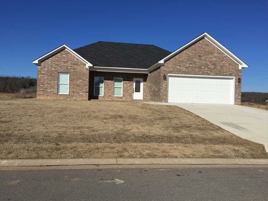 Large home in Newly establish neighborhood, eat in kitchen, gas fire place