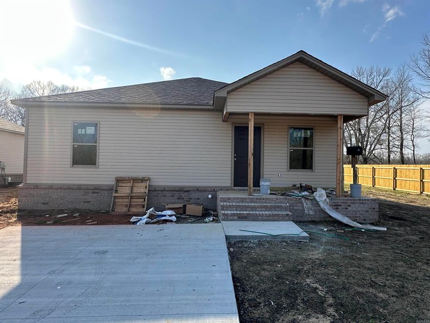 Welcome to your NEW home! This 3 bedroom 2 bath home is perfect! Open floor plan, big living room. Great counter tops, tiled backsplash, Painted cabinets, stainless steel  and black appliances, dishwasher and built in microwave! Master bath has a double vanities and tile shower.  All bedrooms have great closets and ceiling fans! Master and living room are huge! Call today!