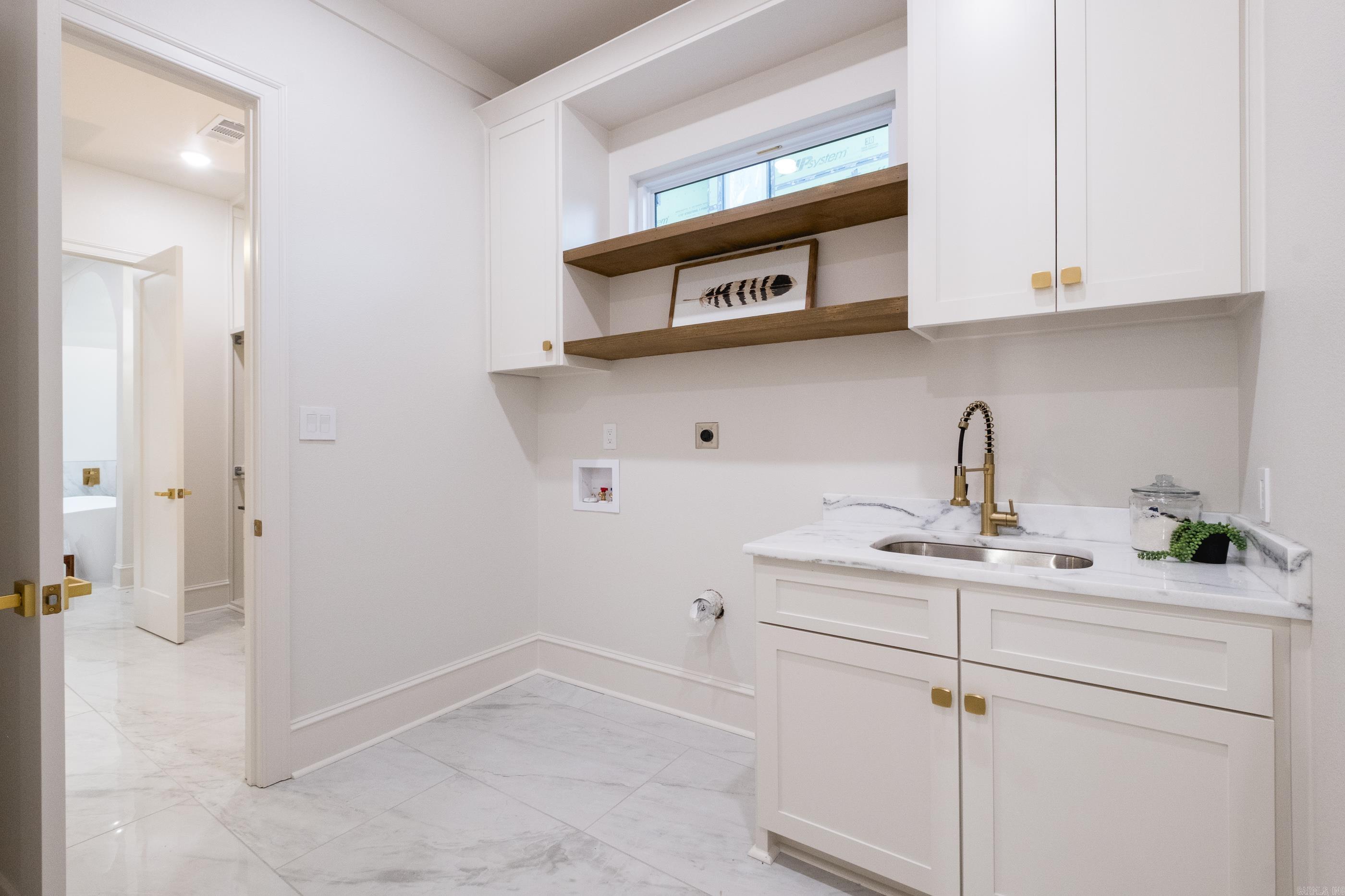 CHENAL VALLEY ABINGTON COURT - Residential