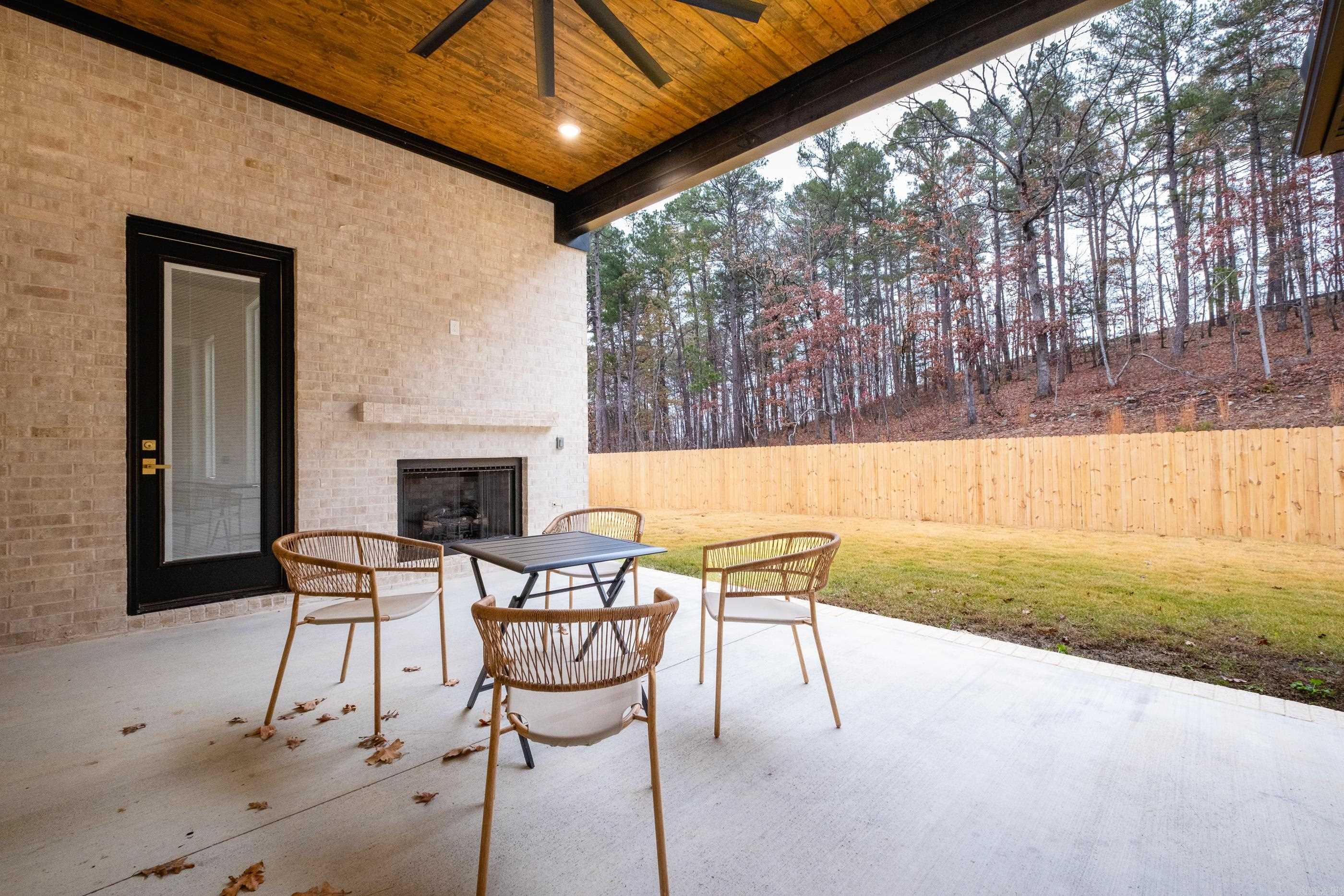 CHENAL VALLEY ABINGTON COURT - Residential