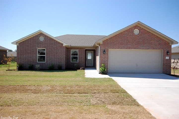 Perfect floor plan,entry way is inviting & flows into large living room w/vaulted ceiling & lots of natural light,opens to kitchen which offers,all GE appliances, under cabinet lighting, island,pedestal lights, pantry & breakfast bar,dinning area has a decorative medallion & has exit to oversized patio.Master is large in size w/ceiling fan,on suite has huge walk in closet,double sink vanity,shower/tub combo,& tons of storage!split floor plan offers great sized extra bedrooms w/plenty storage space,come see!