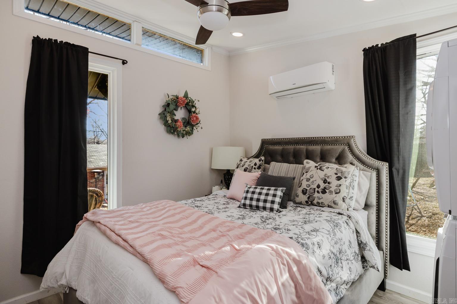 BLOOMFIELD HILLS - Residential