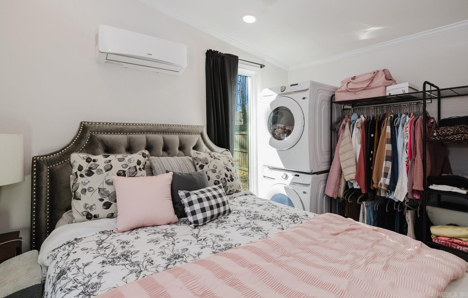 BLOOMFIELD HILLS - Residential