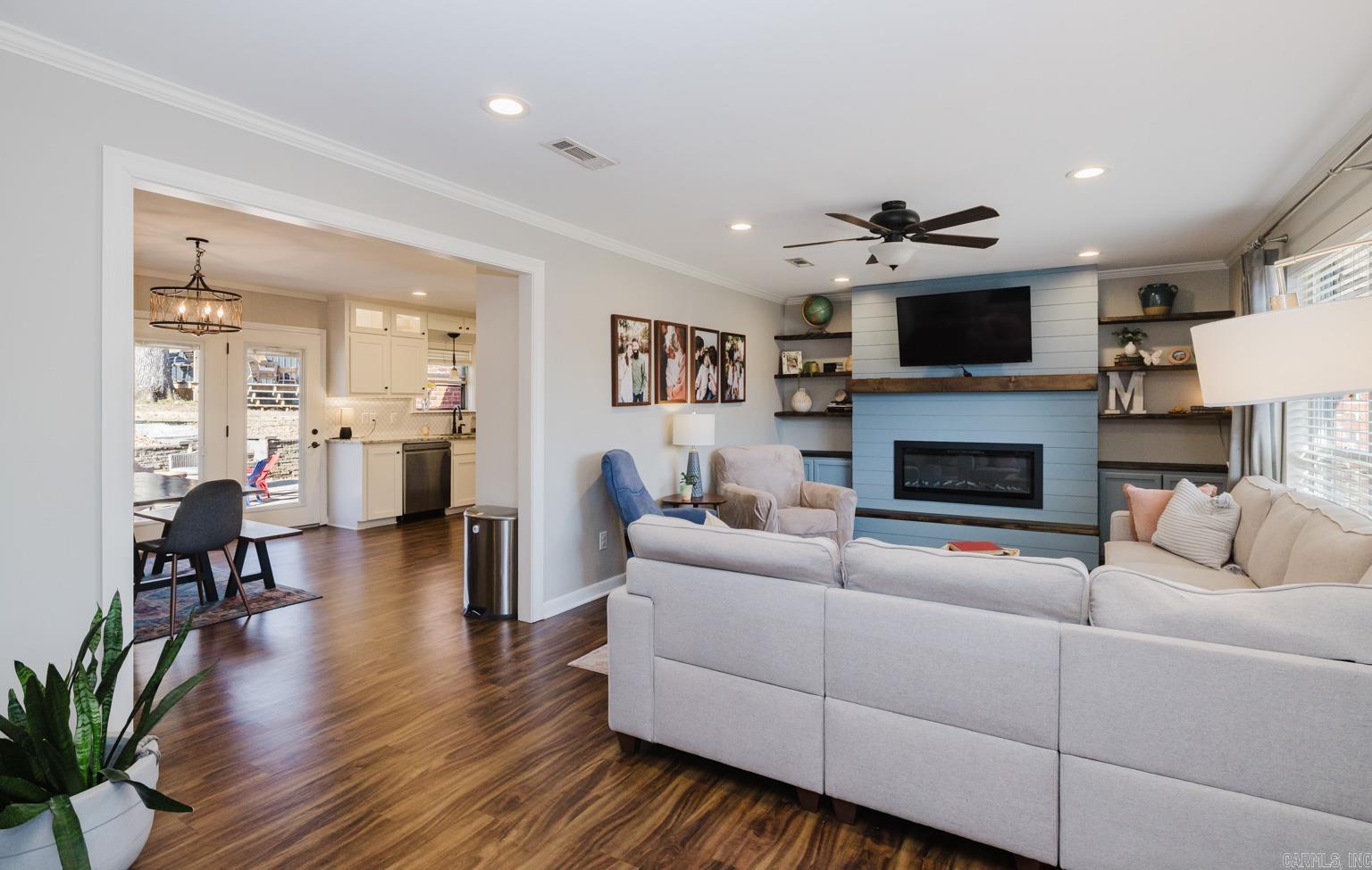 BLOOMFIELD HILLS - Residential