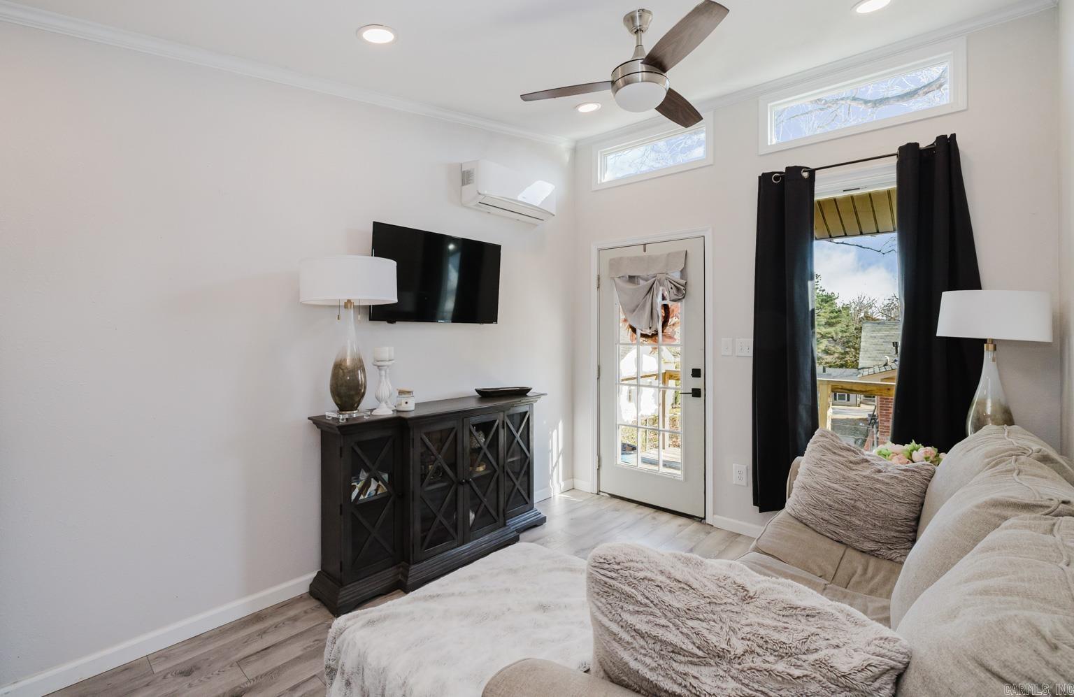 BLOOMFIELD HILLS - Residential