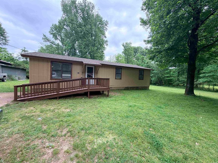 Talk about a great buy on this little cutie. Wonderful for a first-time buyer or an investor looking for great rental income. Beautiful hardwood floors, nice kitchen space and generous size bedrooms. This home sits on close to half an acre and is located in the rapidly growing Harmony Grove School District.