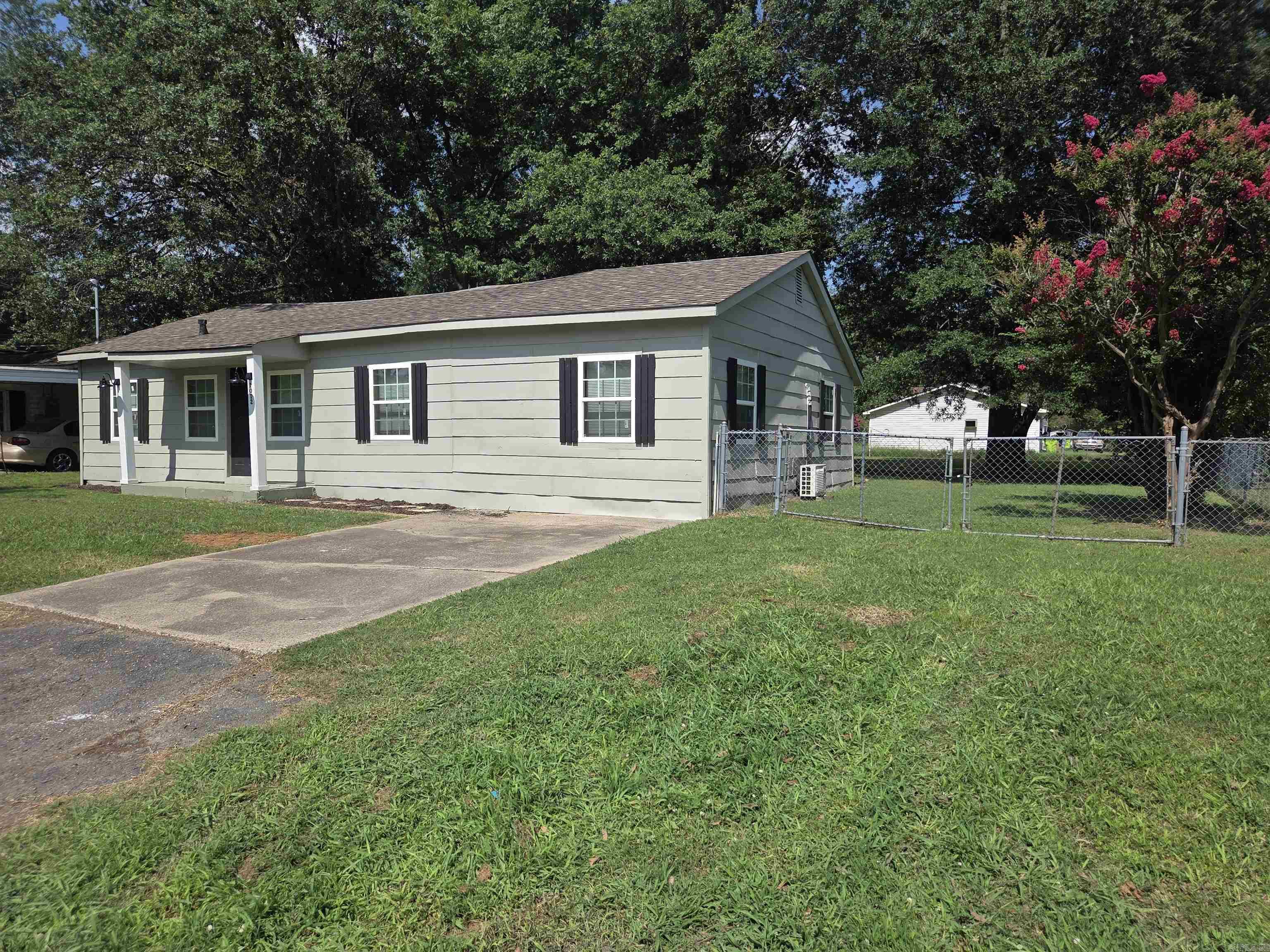 CRESCENT HILL - Residential