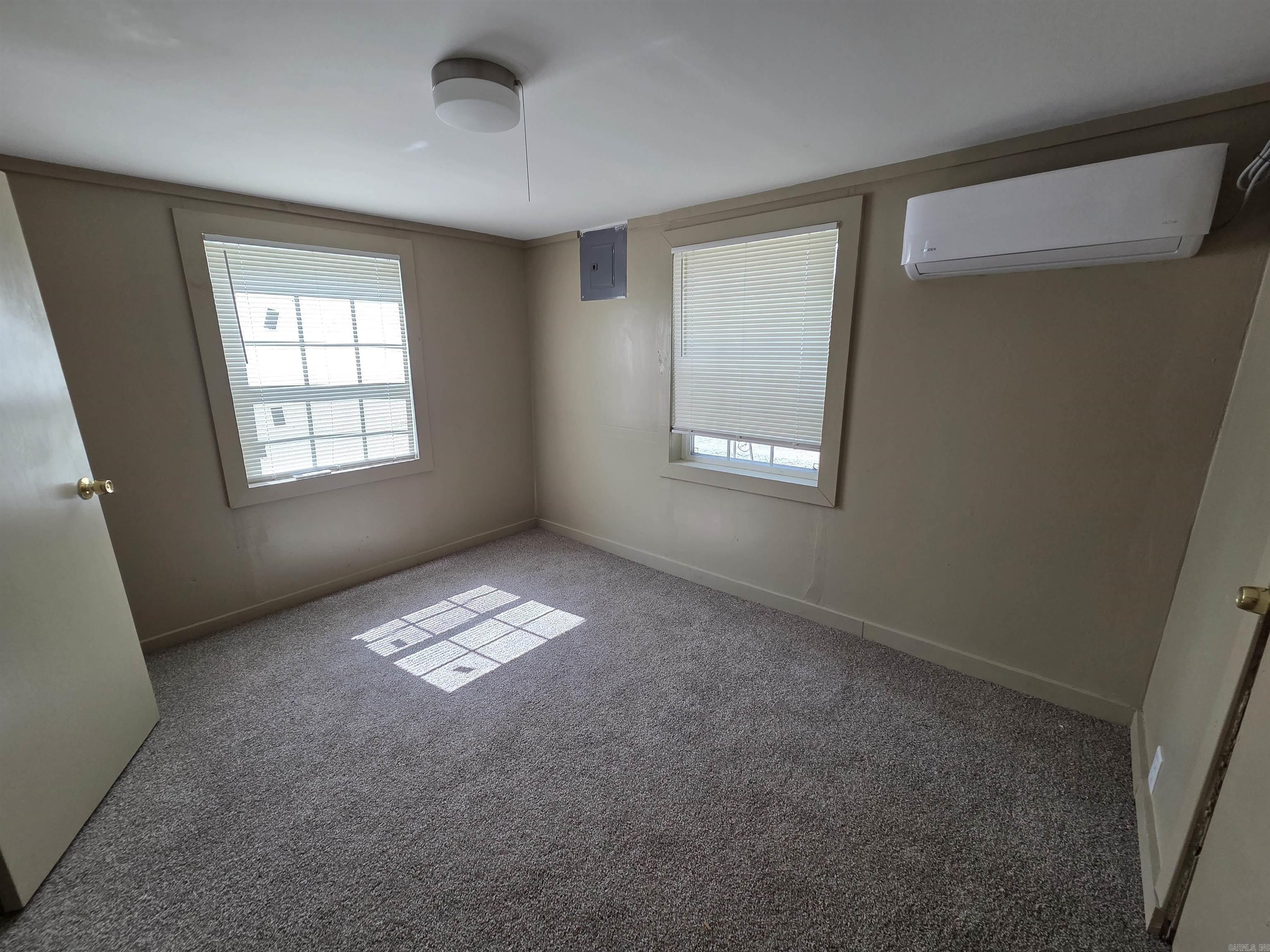 CRESCENT HILL - Residential