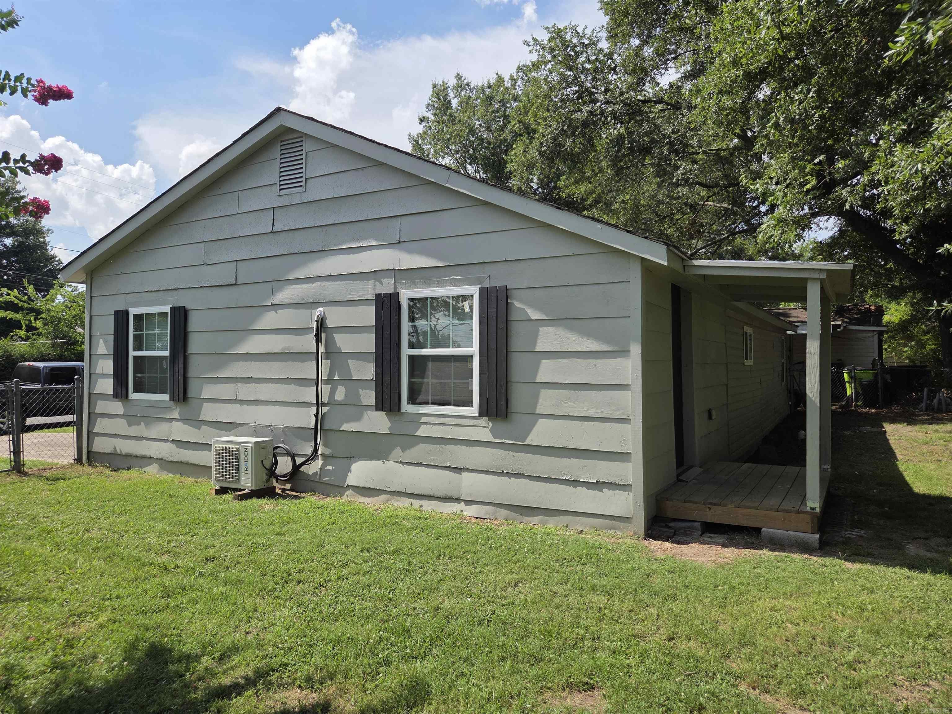 CRESCENT HILL - Residential