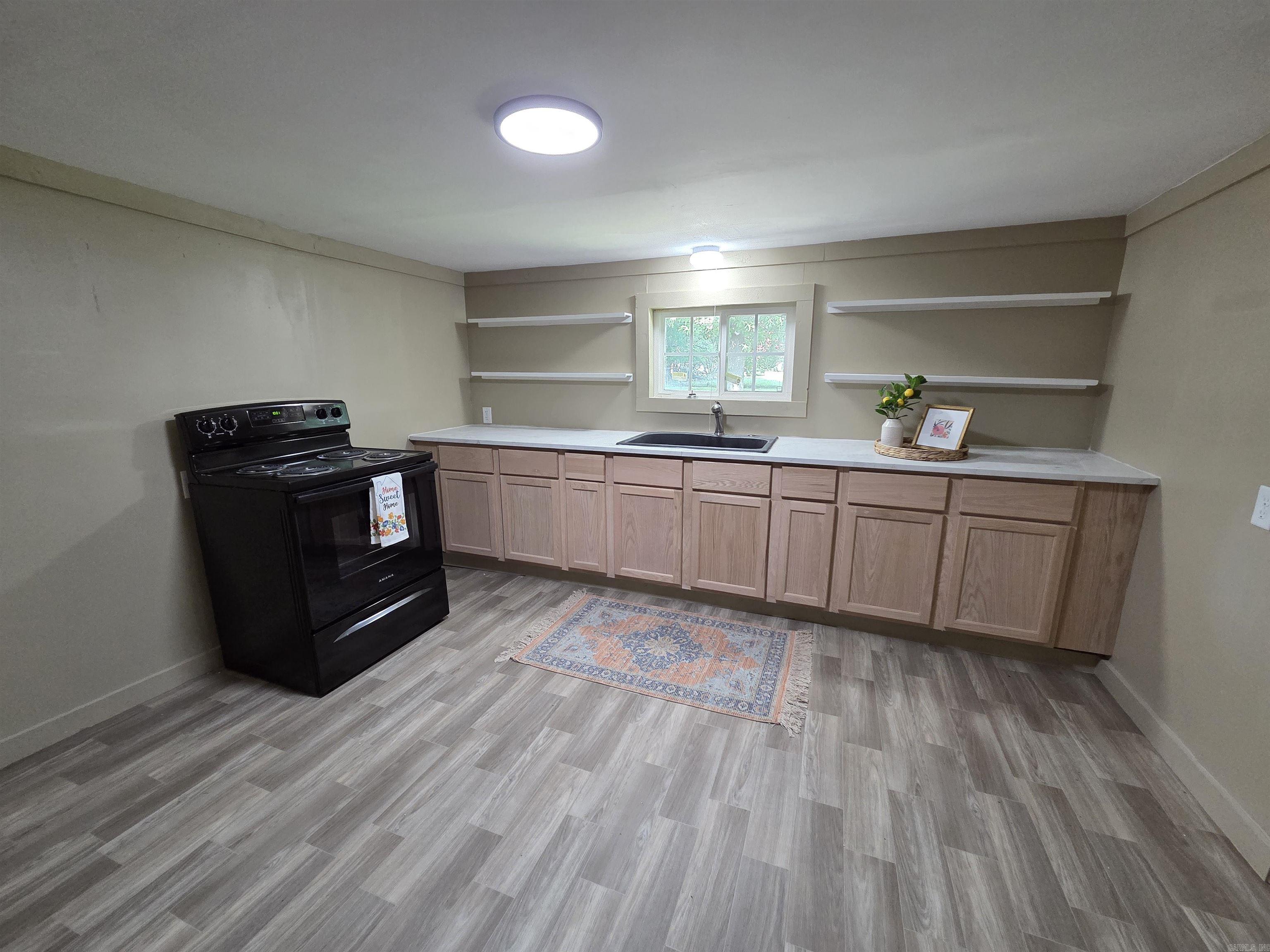 CRESCENT HILL - Residential