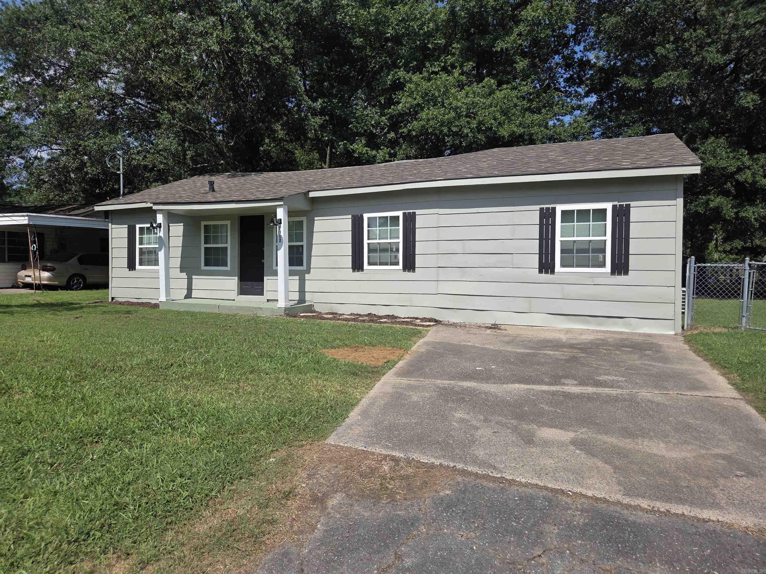 CRESCENT HILL - Residential