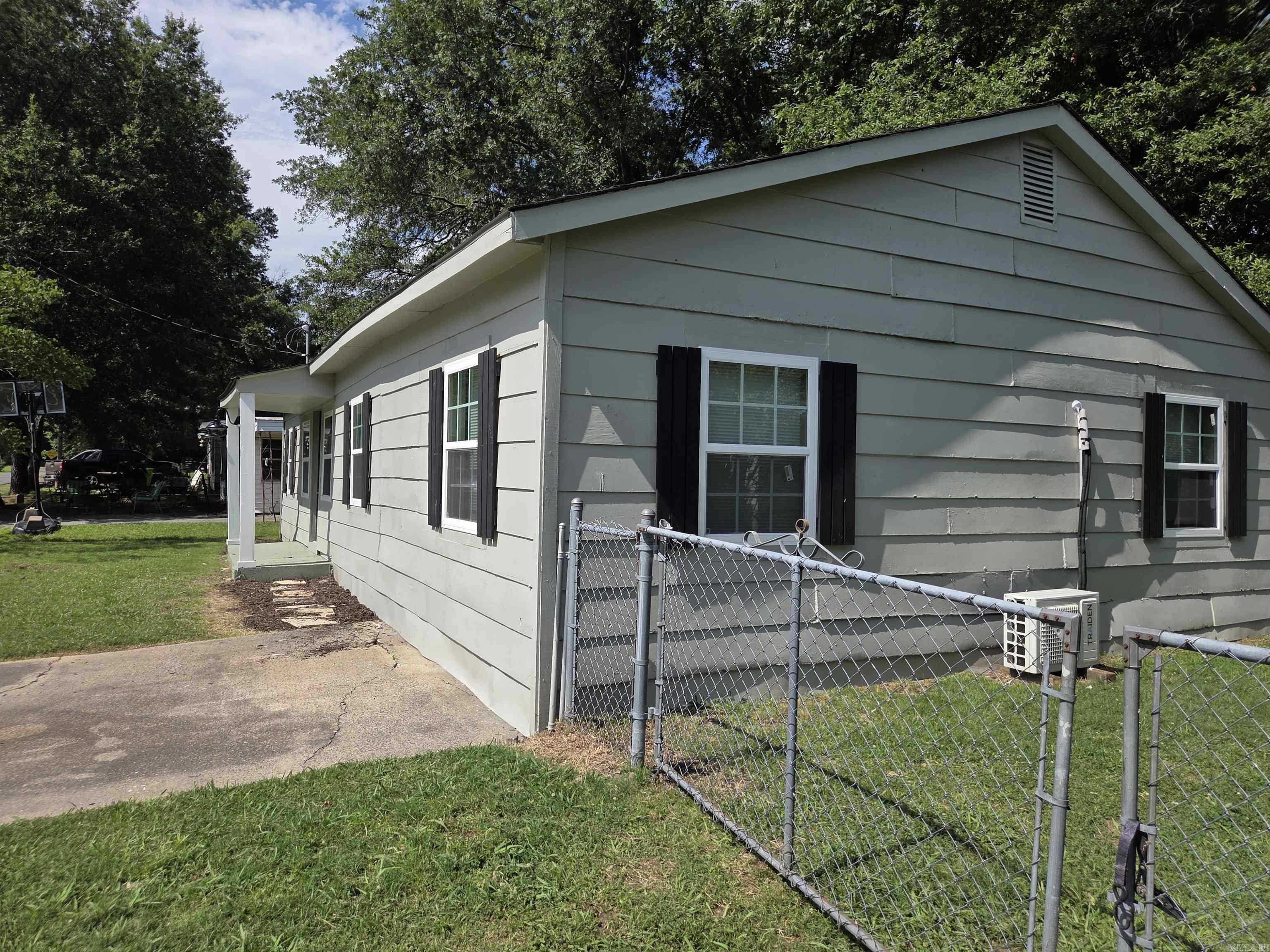 CRESCENT HILL - Residential