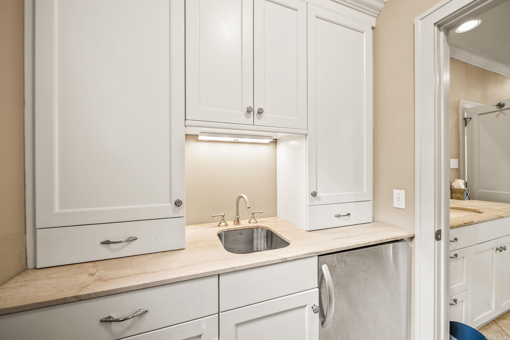 NEWTONS - Residential