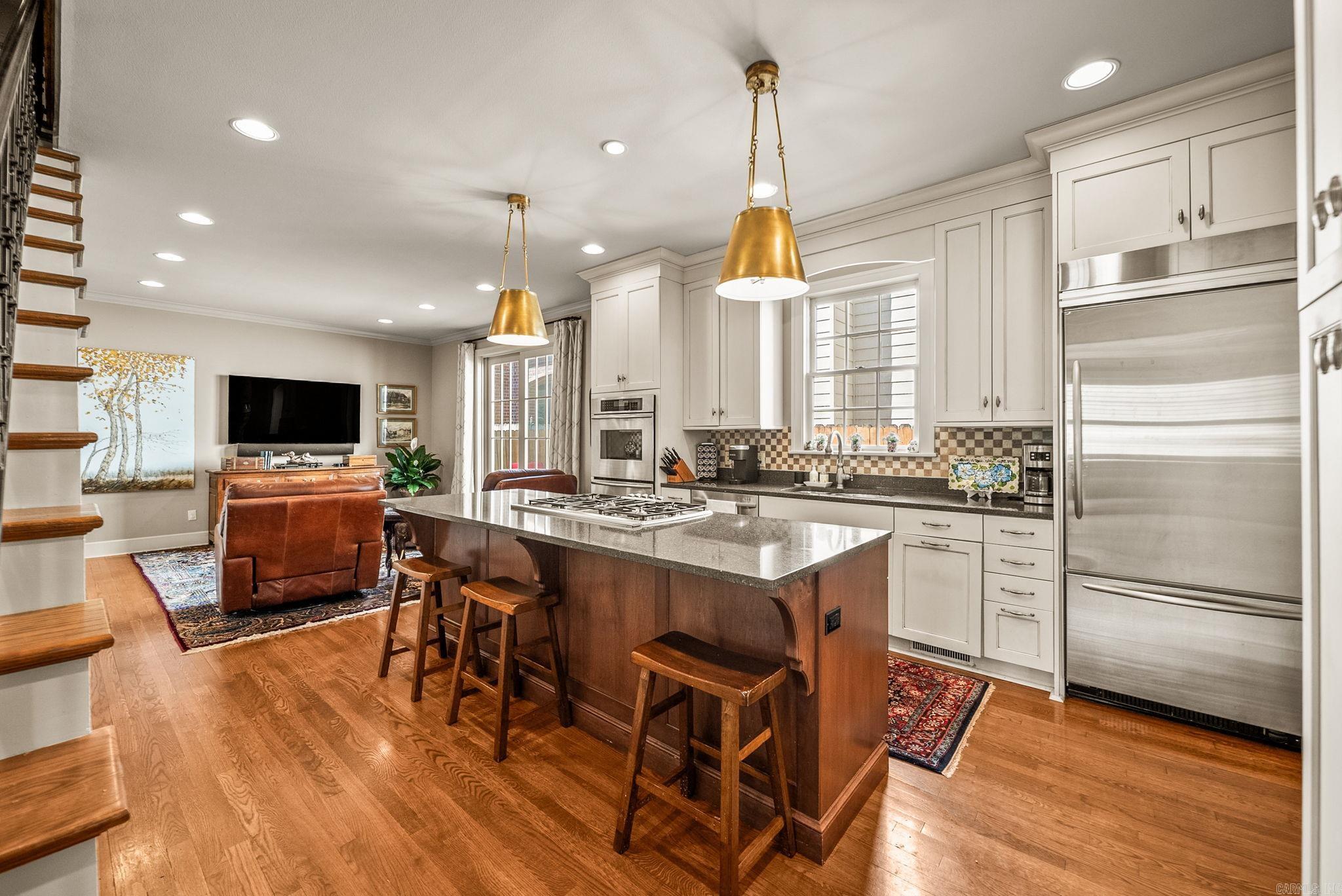 NEWTONS - Residential