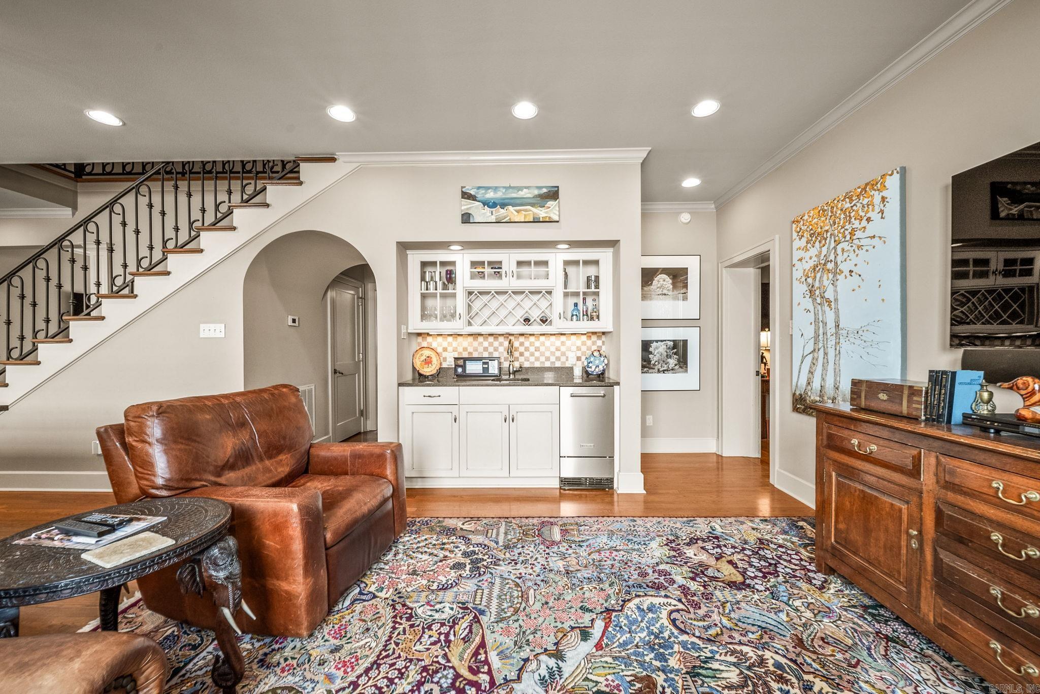 NEWTONS - Residential