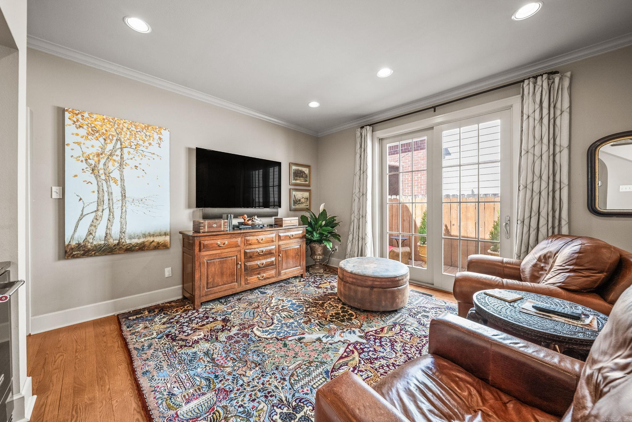 NEWTONS - Residential