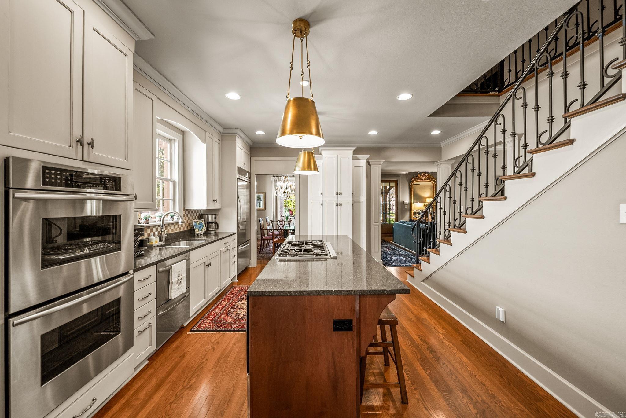 NEWTONS - Residential