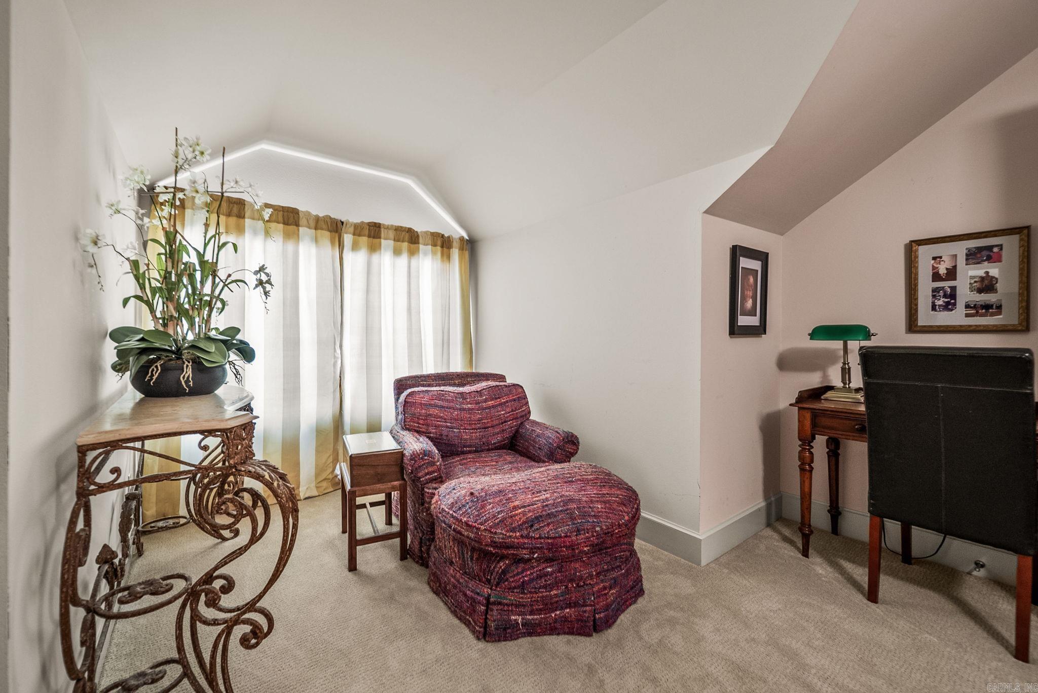 NEWTONS - Residential