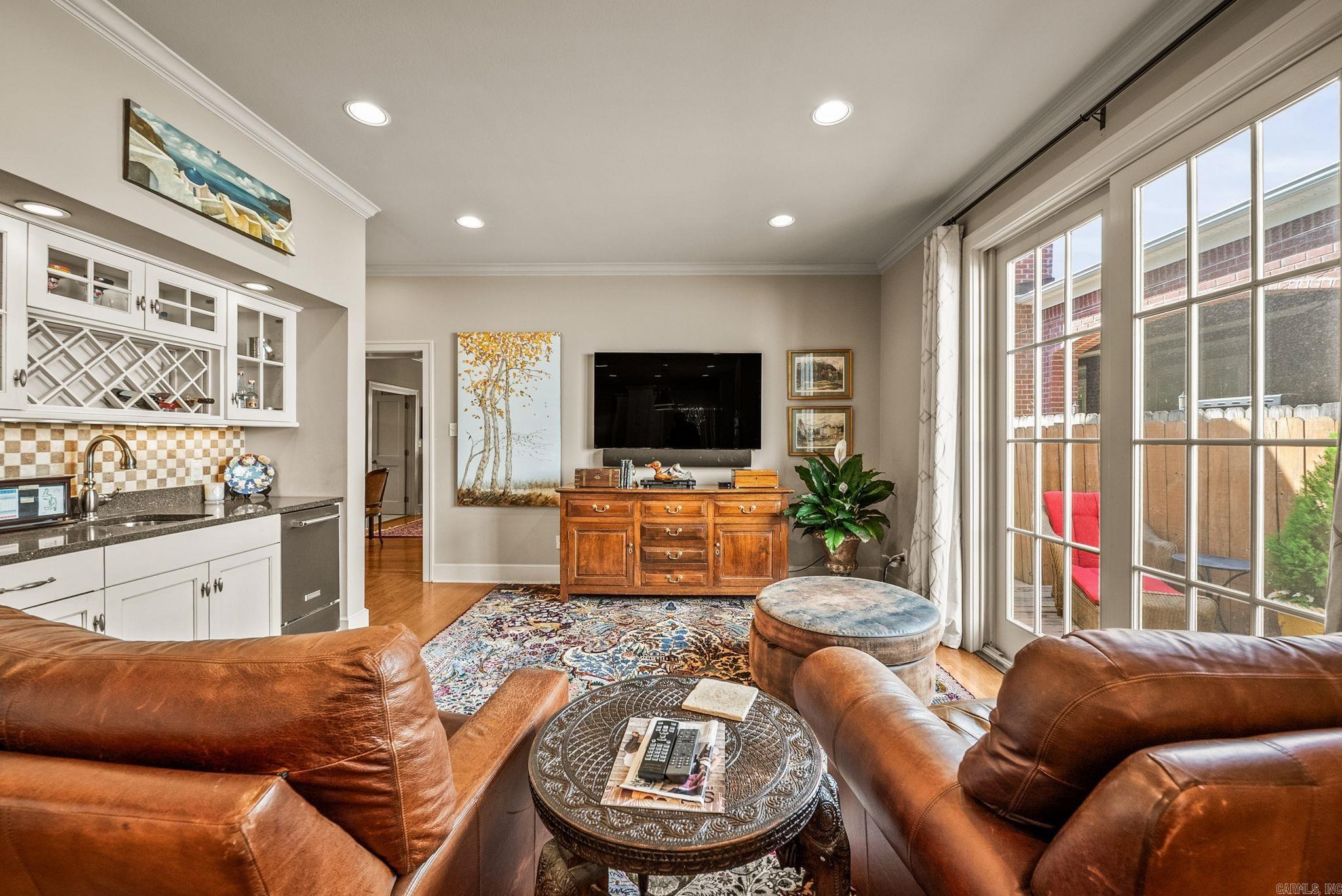 NEWTONS - Residential