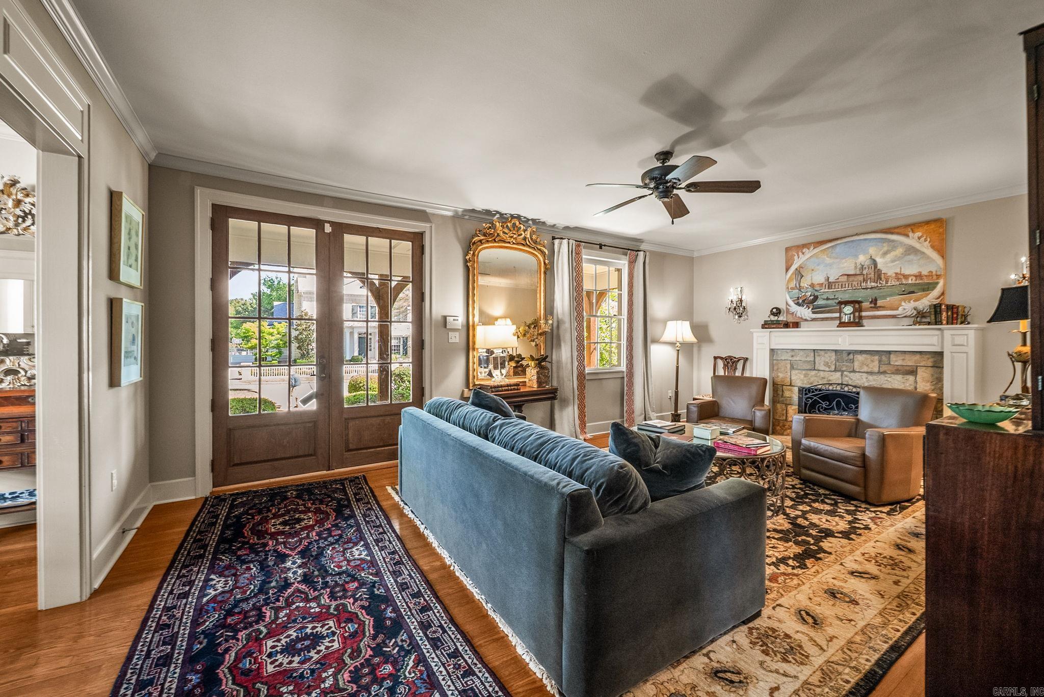 NEWTONS - Residential