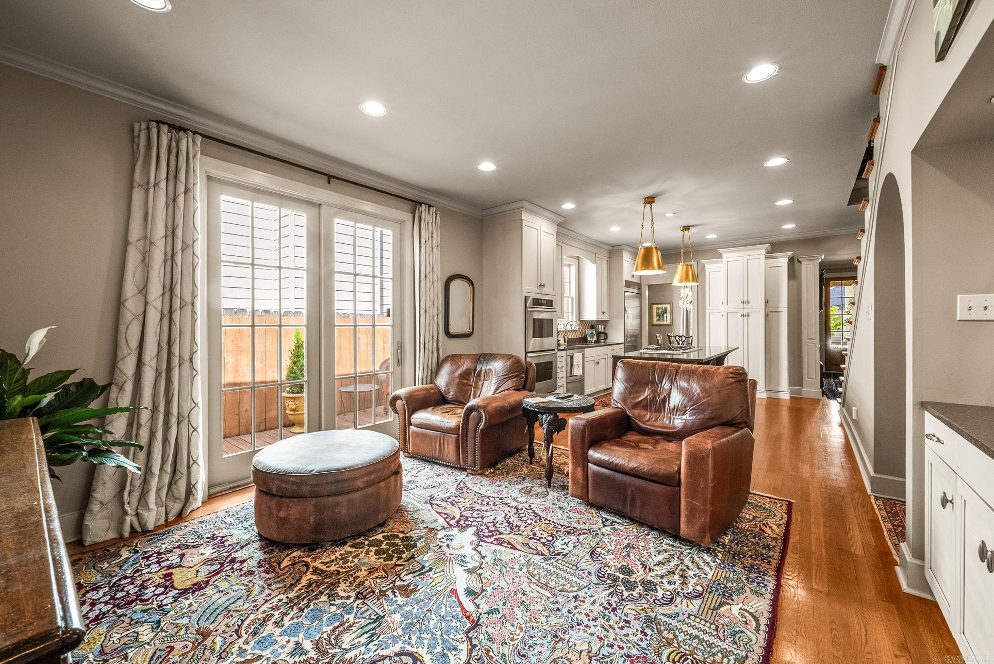 NEWTONS - Residential