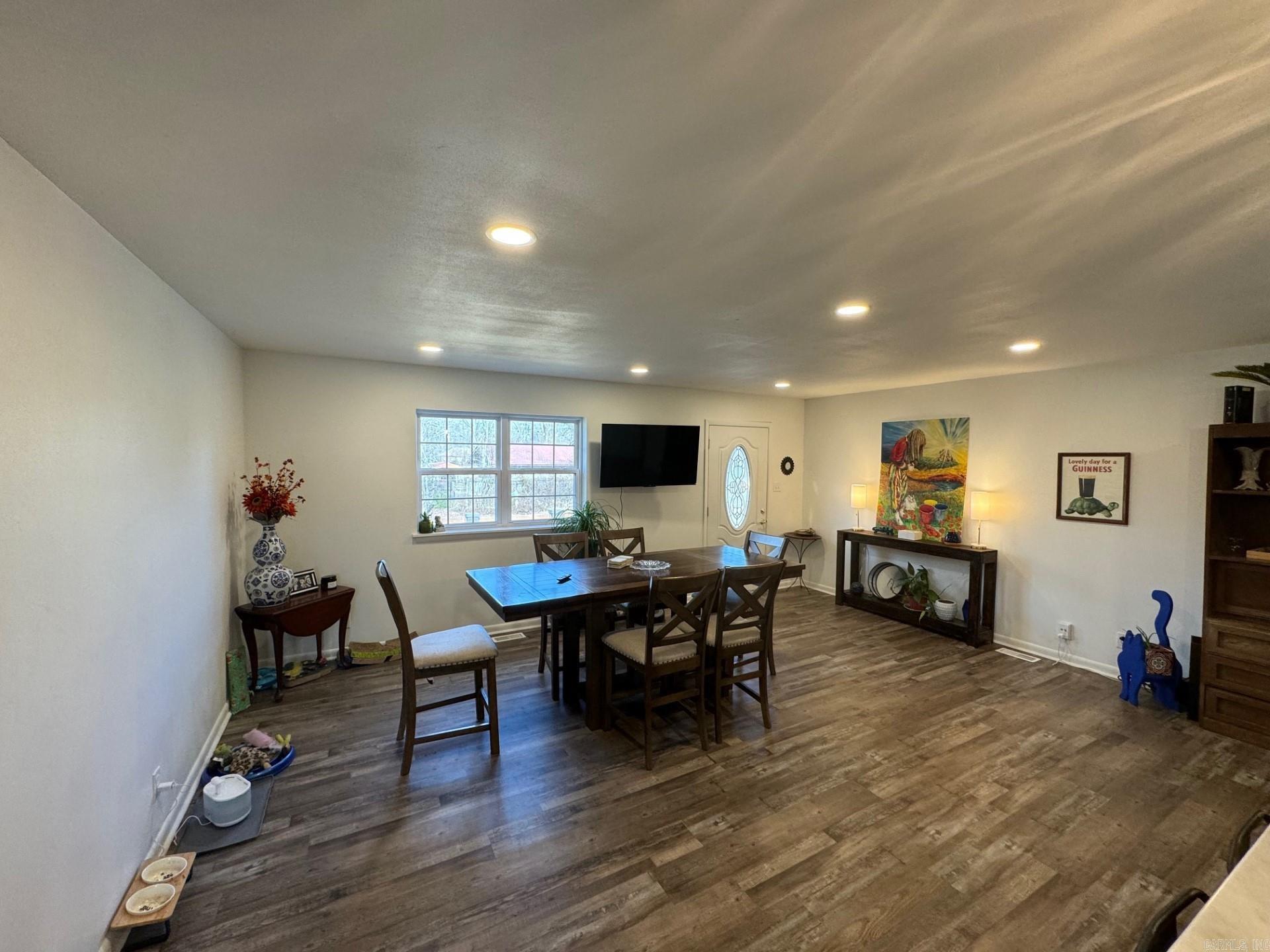 PEBBLE LAKE - Residential