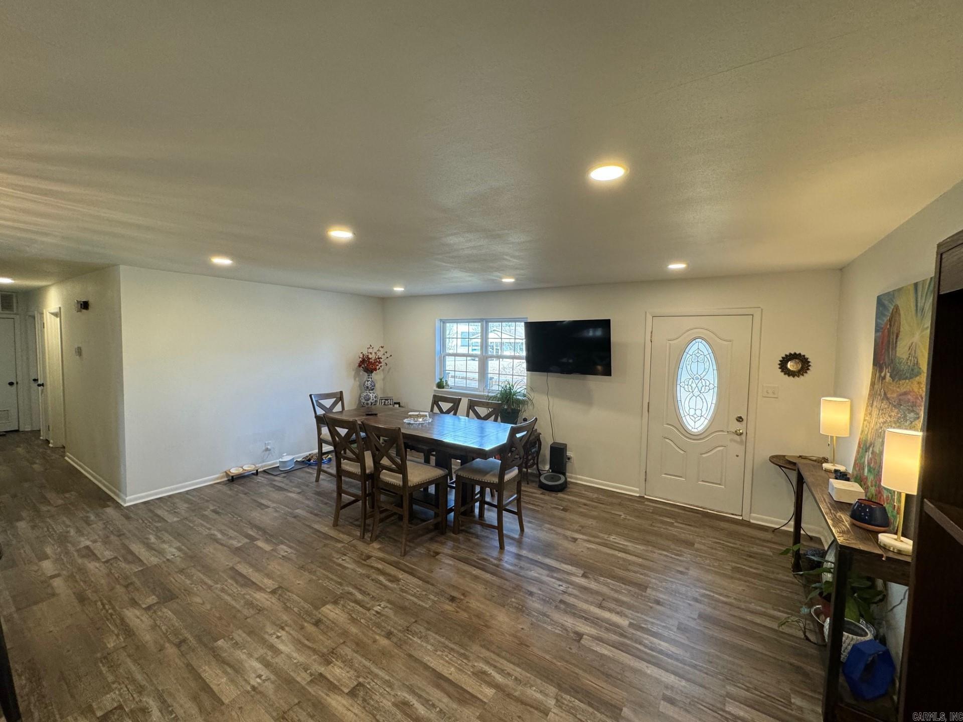 PEBBLE LAKE - Residential