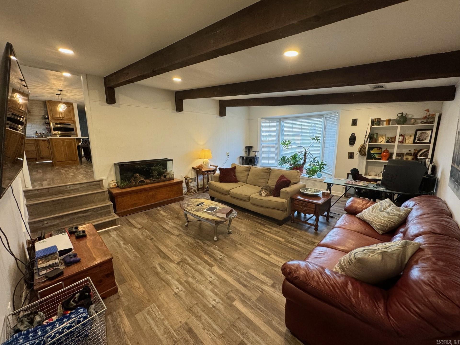 PEBBLE LAKE - Residential