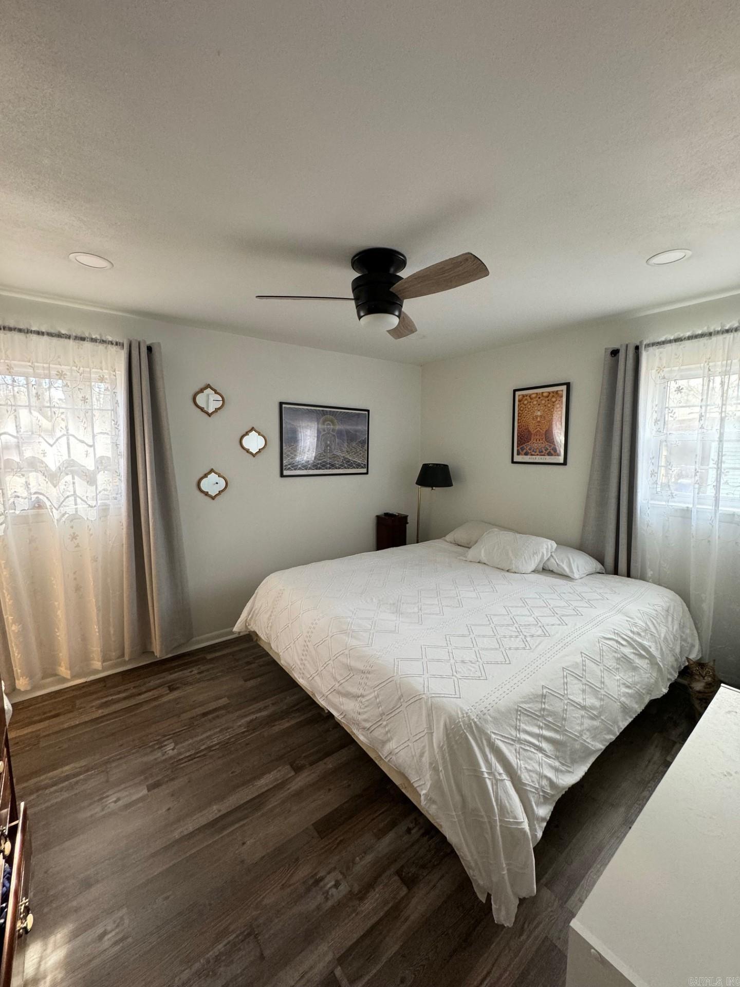 PEBBLE LAKE - Residential